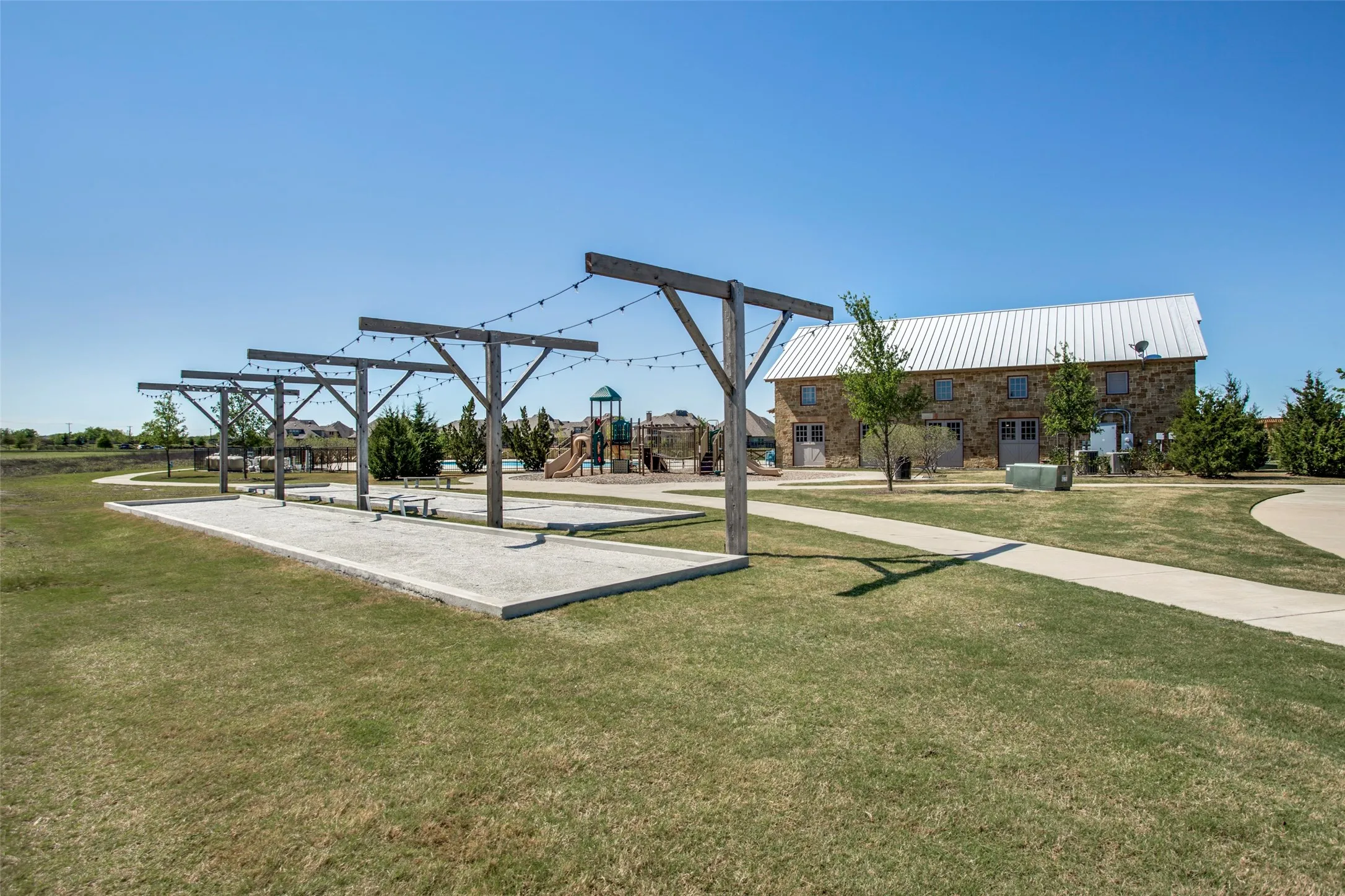 Single Family Residence For Sale in Collin County , 1604 Fireside Trail, Celina, Texas 75009, 4 Bedroom, 3 Bathroom, 3 Garage spaces, 2,701 Sqft, built in 2015, mls#21385650, Real Estate Agent in Celina, Homes For Sale in Collin county, Homes For Sale in Celina, Realtor in Celina Texas, Real Estate Brokerage Independent Realty Texas, Luminita Cordes Realtor