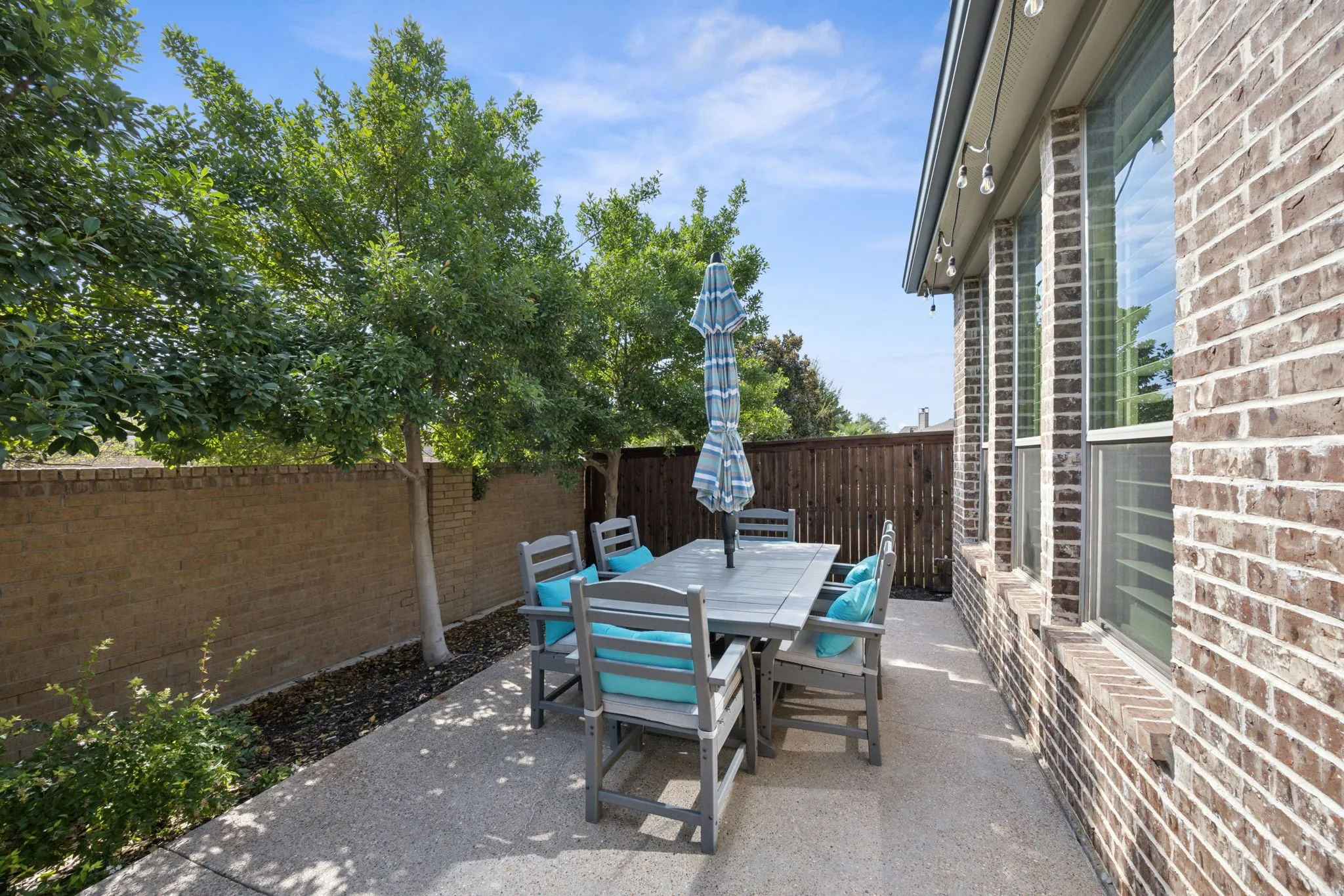 Single Family Residence For Sale in Collin County , 1604 Fireside Trail, Celina, Texas 75009, 4 Bedroom, 3 Bathroom, 3 Garage spaces, 2,701 Sqft, built in 2015, mls#21385650, Real Estate Agent in Celina, Homes For Sale in Collin county, Homes For Sale in Celina, Realtor in Celina Texas, Real Estate Brokerage Independent Realty Texas, Luminita Cordes Realtor