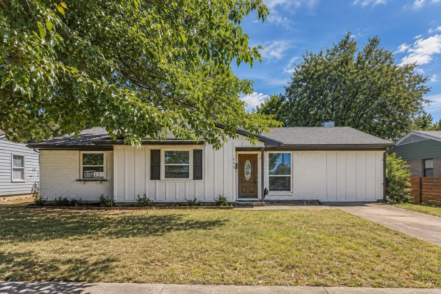 Single Family Residence For Sale in Dallas County , 646 E Fairmeadows Drive, Duncanville, Texas 75116, 3 Bedroom, 2 Bathroom, Garage spaces, 1,344 Sqft, built in 1962, mls#21385704, Real Estate Agent in Duncanville, Homes For Sale in Dallas county, Homes For Sale in Duncanville, Realtor in Duncanville Texas, Real Estate Brokerage Independent Realty Texas, Luminita Cordes Realtor