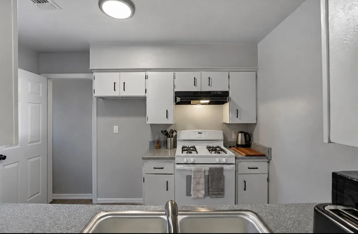 Single Family Residence For Sale in Dallas County , 646 E Fairmeadows Drive, Duncanville, Texas 75116, 3 Bedroom, 2 Bathroom, Garage spaces, 1,344 Sqft, built in 1962, mls#21385704, Real Estate Agent in Duncanville, Homes For Sale in Dallas county, Homes For Sale in Duncanville, Realtor in Duncanville Texas, Real Estate Brokerage Independent Realty Texas, Luminita Cordes Realtor