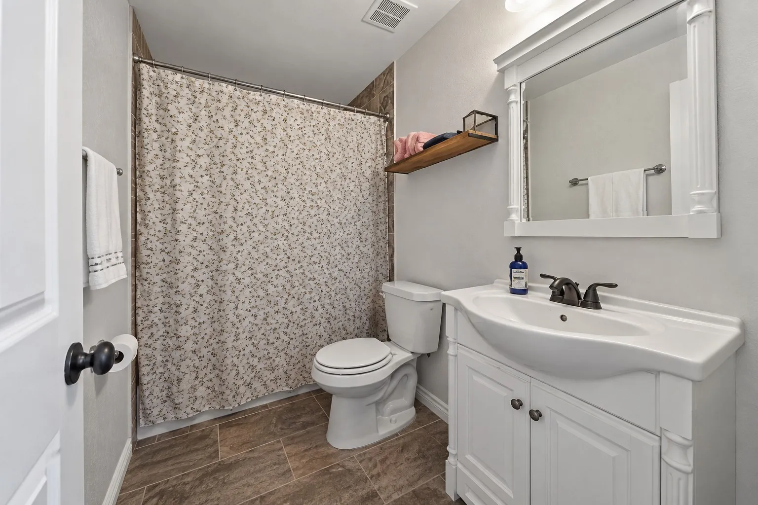 Single Family Residence For Sale in Dallas County , 646 E Fairmeadows Drive, Duncanville, Texas 75116, 3 Bedroom, 2 Bathroom, Garage spaces, 1,344 Sqft, built in 1962, mls#21385704, Real Estate Agent in Duncanville, Homes For Sale in Dallas county, Homes For Sale in Duncanville, Realtor in Duncanville Texas, Real Estate Brokerage Independent Realty Texas, Luminita Cordes Realtor