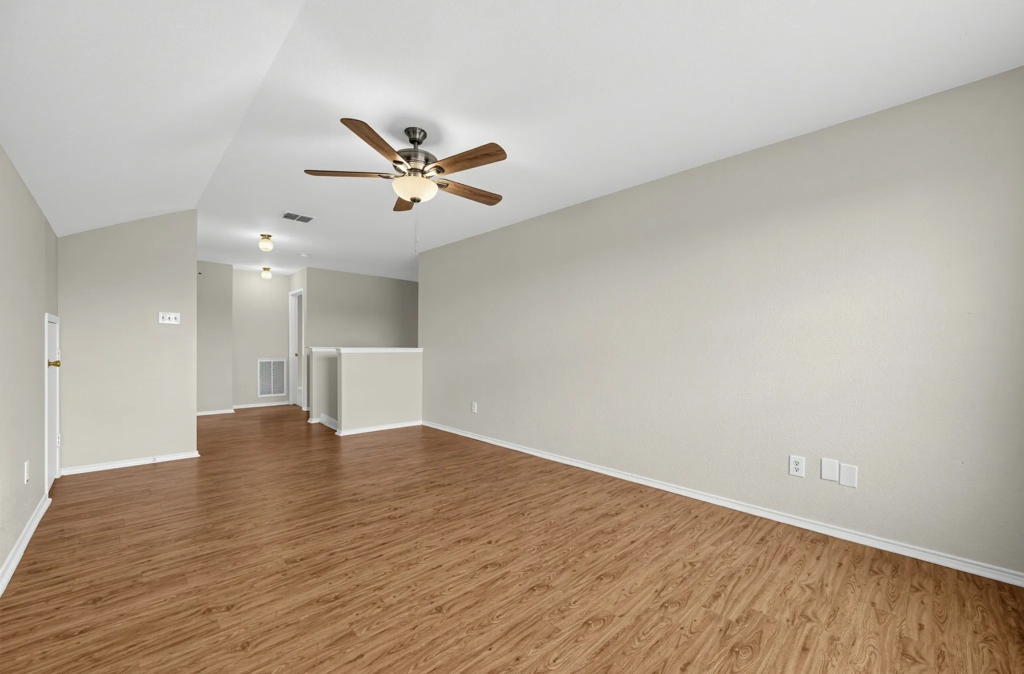 Single Family Residence For Sale in Tarrant County , 1400 Mountain Air Trail, Fort Worth, Texas 76131, 4 Bedroom, 3 Bathroom, 2 Garage spaces, 2,359 Sqft, built in 2005, mls#21385820, Real Estate Agent in Fort Worth, Homes For Sale in Tarrant county, Homes For Sale in Fort Worth, Realtor in Fort Worth Texas, Real Estate Brokerage Independent Realty Texas, Luminita Cordes Realtor