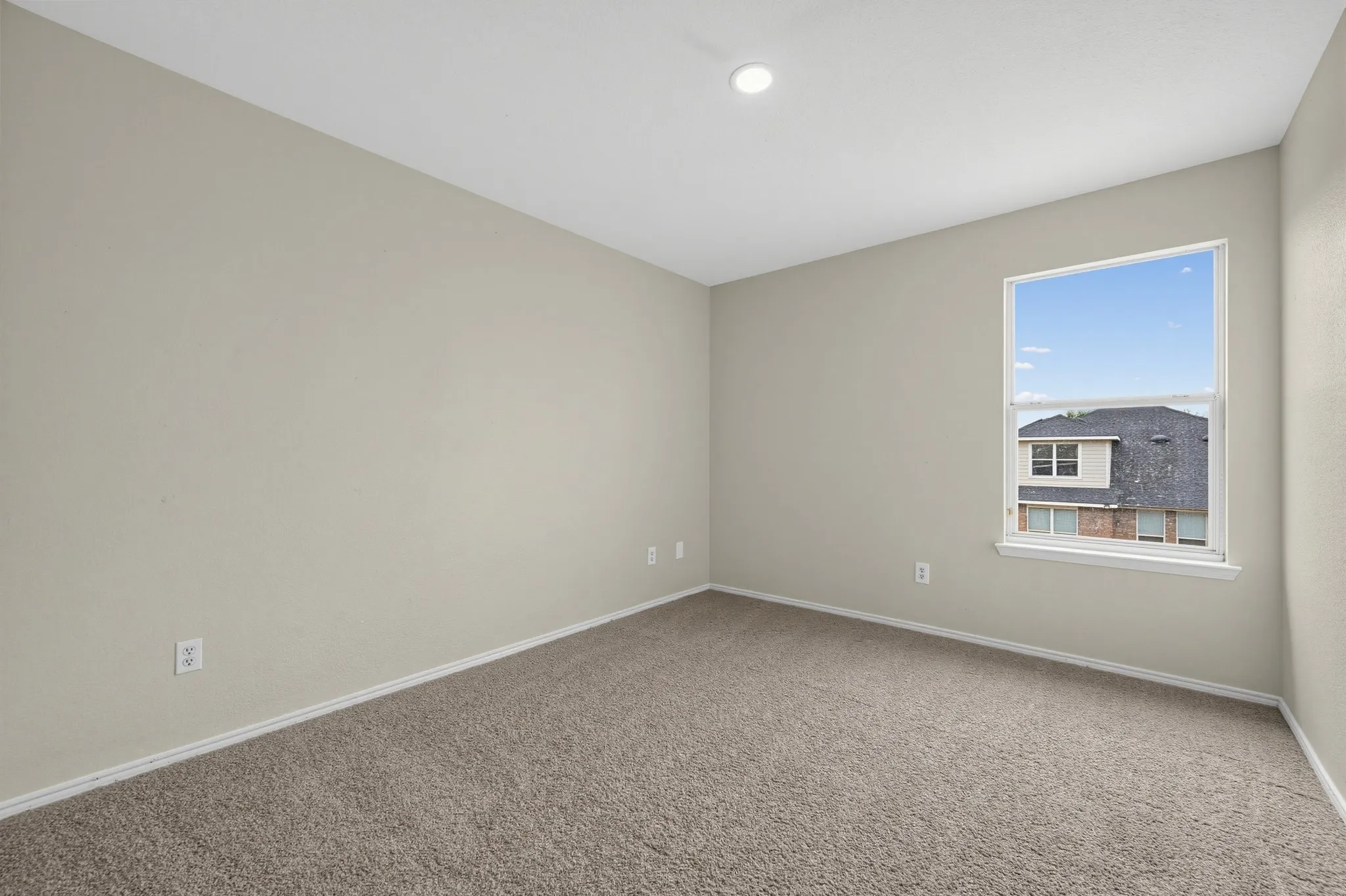 Single Family Residence For Sale in Tarrant County , 1400 Mountain Air Trail, Fort Worth, Texas 76131, 4 Bedroom, 3 Bathroom, 2 Garage spaces, 2,359 Sqft, built in 2005, mls#21385820, Real Estate Agent in Fort Worth, Homes For Sale in Tarrant county, Homes For Sale in Fort Worth, Realtor in Fort Worth Texas, Real Estate Brokerage Independent Realty Texas, Luminita Cordes Realtor