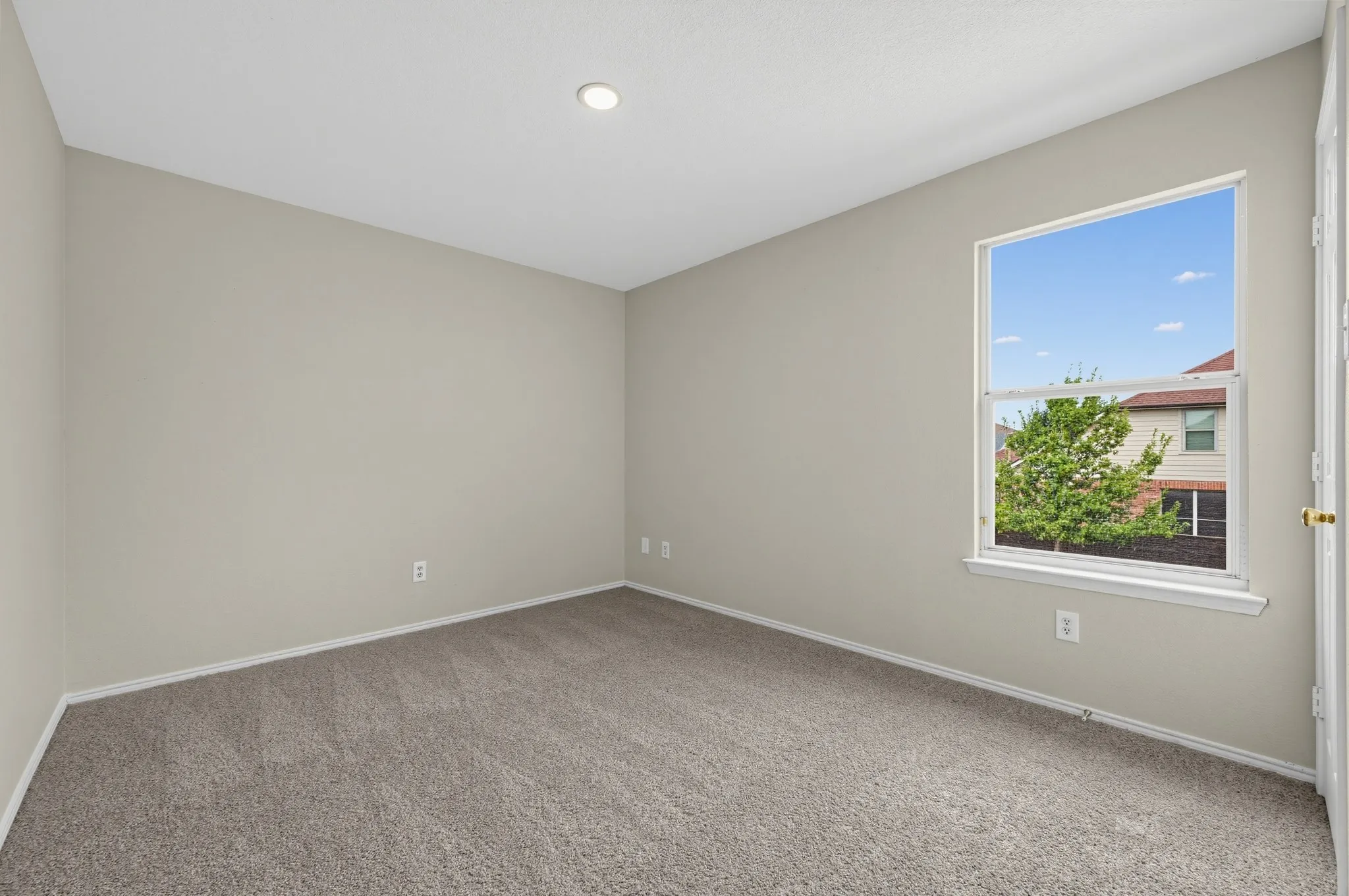 Single Family Residence For Sale in Tarrant County , 1400 Mountain Air Trail, Fort Worth, Texas 76131, 4 Bedroom, 3 Bathroom, 2 Garage spaces, 2,359 Sqft, built in 2005, mls#21385820, Real Estate Agent in Fort Worth, Homes For Sale in Tarrant county, Homes For Sale in Fort Worth, Realtor in Fort Worth Texas, Real Estate Brokerage Independent Realty Texas, Luminita Cordes Realtor