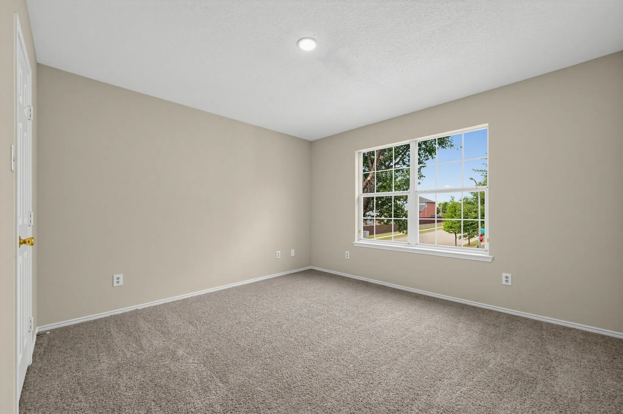 Single Family Residence For Sale in Tarrant County , 1400 Mountain Air Trail, Fort Worth, Texas 76131, 4 Bedroom, 3 Bathroom, 2 Garage spaces, 2,359 Sqft, built in 2005, mls#21385820, Real Estate Agent in Fort Worth, Homes For Sale in Tarrant county, Homes For Sale in Fort Worth, Realtor in Fort Worth Texas, Real Estate Brokerage Independent Realty Texas, Luminita Cordes Realtor