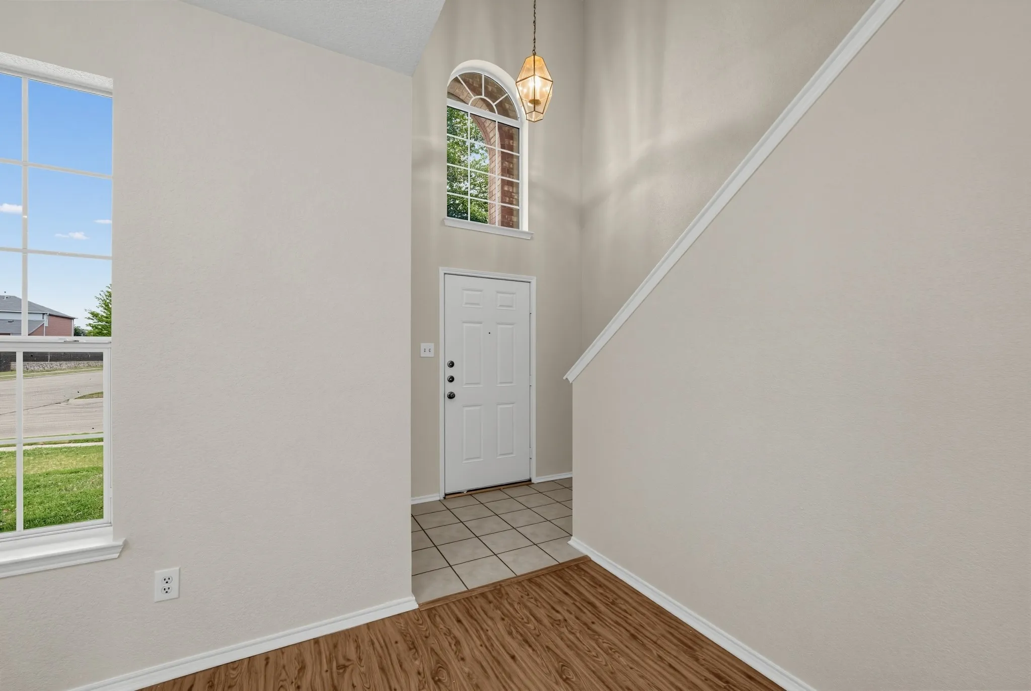 Single Family Residence For Sale in Tarrant County , 1400 Mountain Air Trail, Fort Worth, Texas 76131, 4 Bedroom, 3 Bathroom, 2 Garage spaces, 2,359 Sqft, built in 2005, mls#21385820, Real Estate Agent in Fort Worth, Homes For Sale in Tarrant county, Homes For Sale in Fort Worth, Realtor in Fort Worth Texas, Real Estate Brokerage Independent Realty Texas, Luminita Cordes Realtor