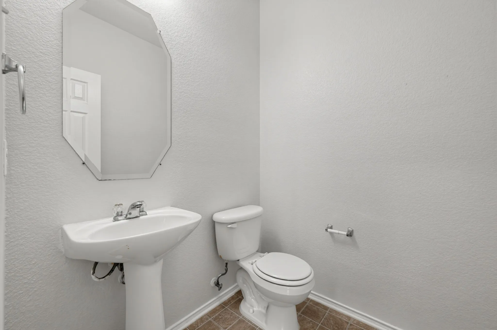 Single Family Residence For Sale in Tarrant County , 1400 Mountain Air Trail, Fort Worth, Texas 76131, 4 Bedroom, 3 Bathroom, 2 Garage spaces, 2,359 Sqft, built in 2005, mls#21385820, Real Estate Agent in Fort Worth, Homes For Sale in Tarrant county, Homes For Sale in Fort Worth, Realtor in Fort Worth Texas, Real Estate Brokerage Independent Realty Texas, Luminita Cordes Realtor