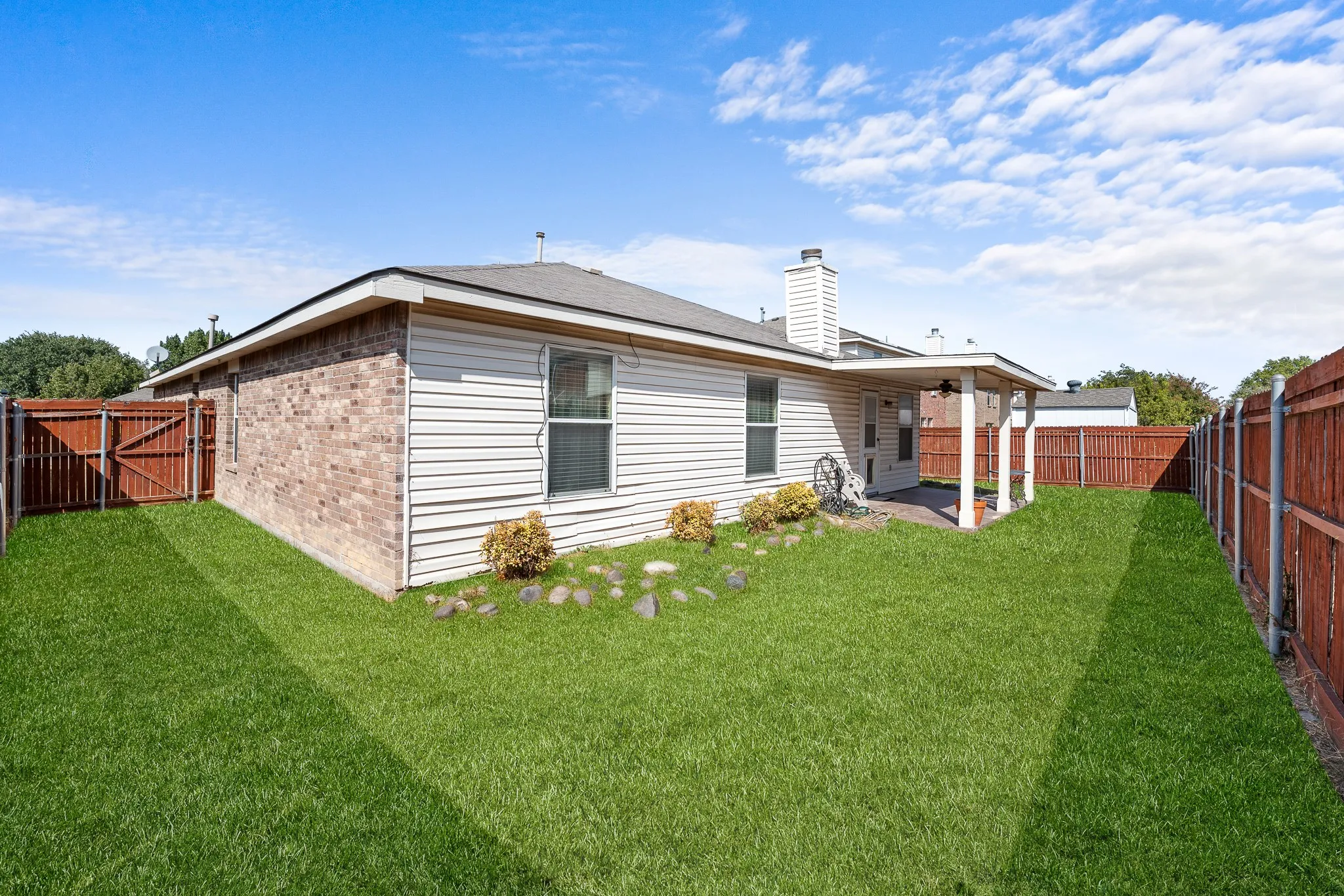 Single Family Residence For Rent in Tarrant County , 729 Pheasant Road, Saginaw, Texas 76131, 4 Bedroom, 2 Bathroom, 2 Garage spaces, 1,840 Sqft, built in 2006, mls#21385811, Real Estate Agent in Saginaw, Homes For Rent in Tarrant county, Homes For Rent in Saginaw, Realtor in Saginaw Texas, Real Estate Brokerage Independent Realty Texas, Luminita Cordes Realtor