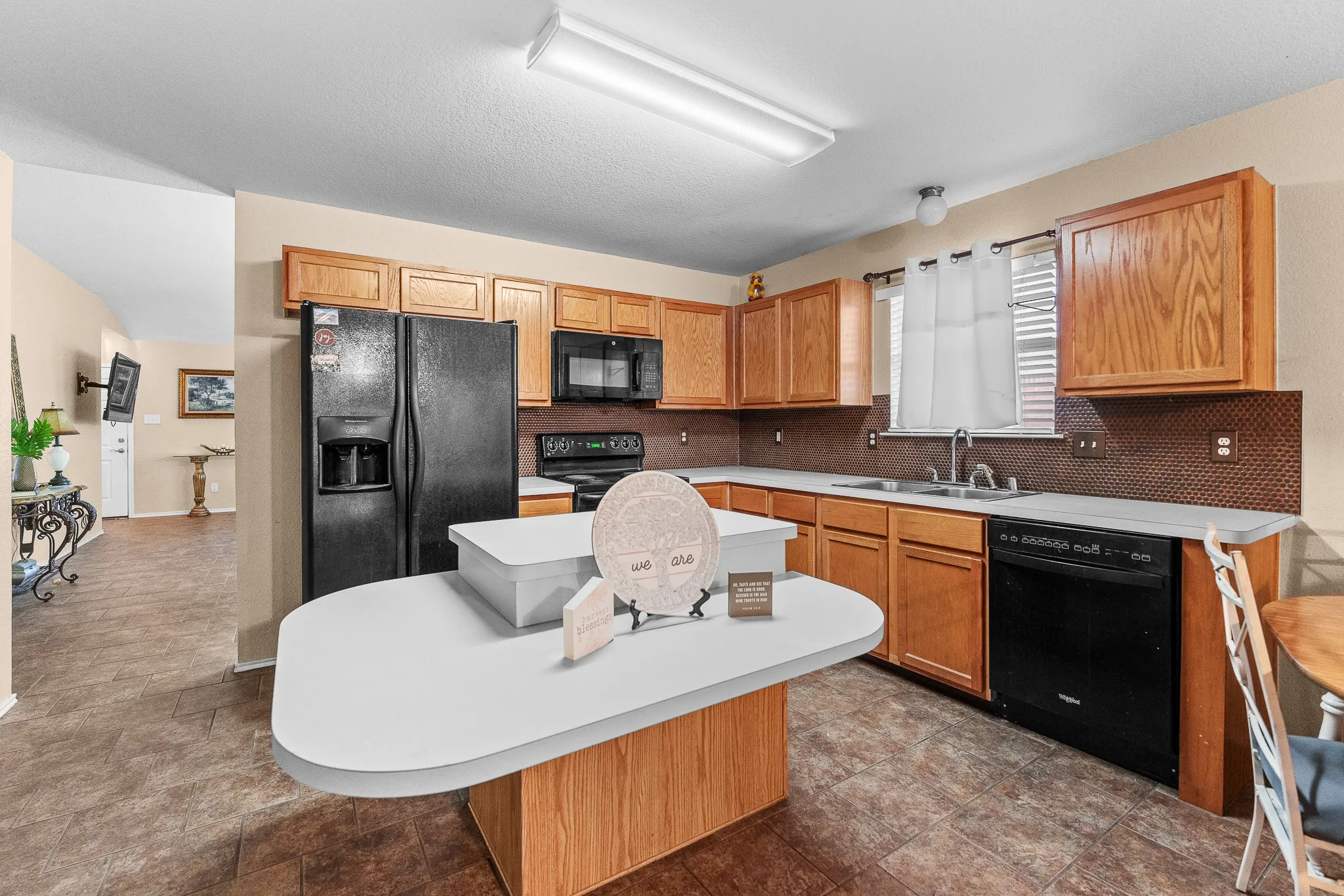Single Family Residence For Rent in Tarrant County , 729 Pheasant Road, Saginaw, Texas 76131, 4 Bedroom, 2 Bathroom, 2 Garage spaces, 1,840 Sqft, built in 2006, mls#21385811, Real Estate Agent in Saginaw, Homes For Rent in Tarrant county, Homes For Rent in Saginaw, Realtor in Saginaw Texas, Real Estate Brokerage Independent Realty Texas, Luminita Cordes Realtor
