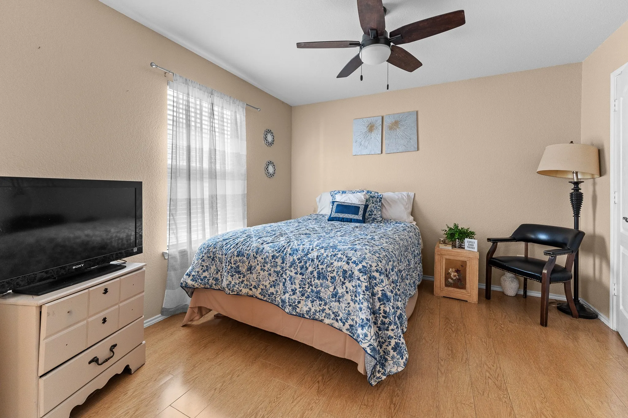 Single Family Residence For Rent in Tarrant County , 729 Pheasant Road, Saginaw, Texas 76131, 4 Bedroom, 2 Bathroom, 2 Garage spaces, 1,840 Sqft, built in 2006, mls#21385811, Real Estate Agent in Saginaw, Homes For Rent in Tarrant county, Homes For Rent in Saginaw, Realtor in Saginaw Texas, Real Estate Brokerage Independent Realty Texas, Luminita Cordes Realtor
