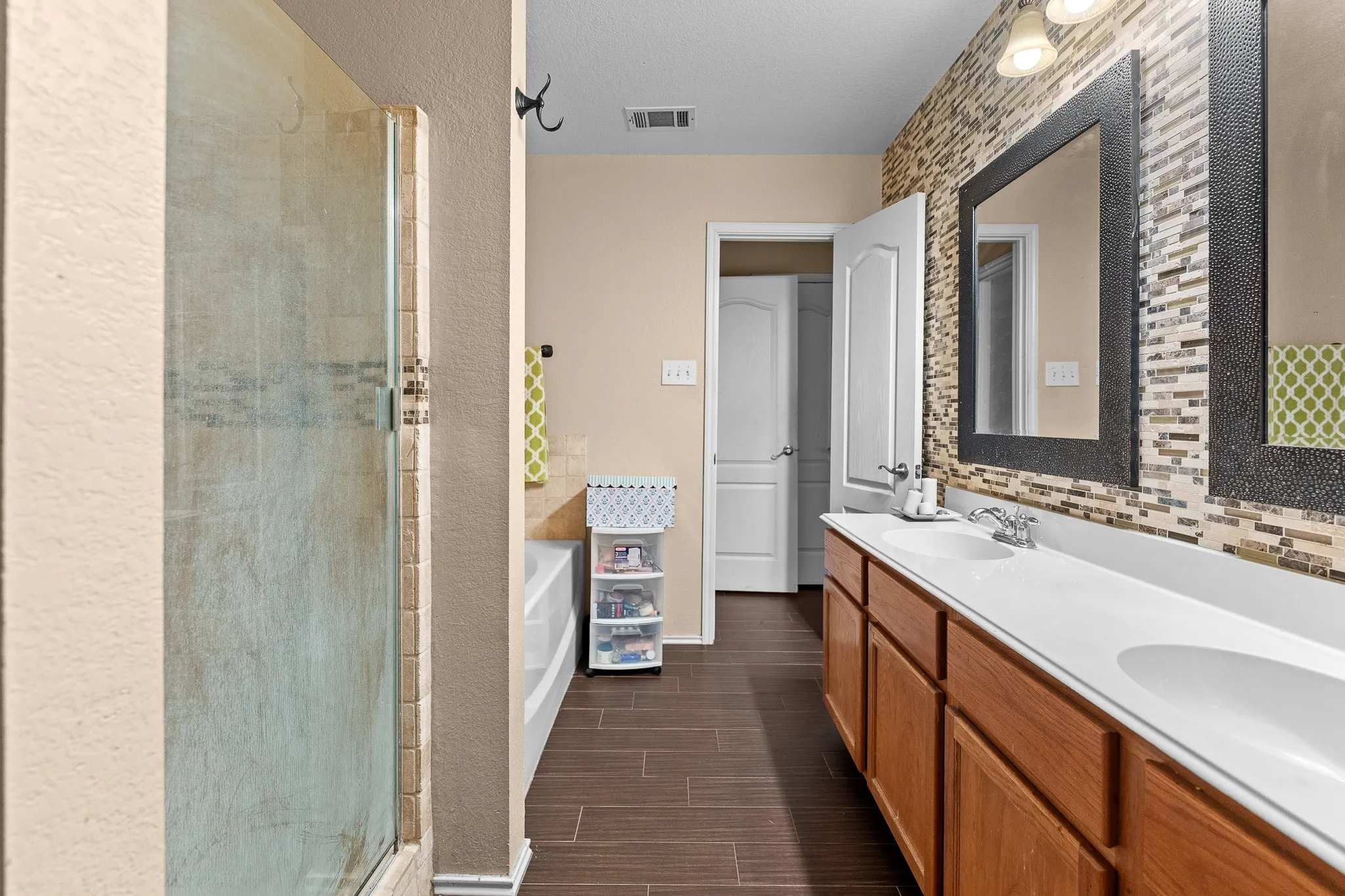 Single Family Residence For Rent in Tarrant County , 729 Pheasant Road, Saginaw, Texas 76131, 4 Bedroom, 2 Bathroom, 2 Garage spaces, 1,840 Sqft, built in 2006, mls#21385811, Real Estate Agent in Saginaw, Homes For Rent in Tarrant county, Homes For Rent in Saginaw, Realtor in Saginaw Texas, Real Estate Brokerage Independent Realty Texas, Luminita Cordes Realtor