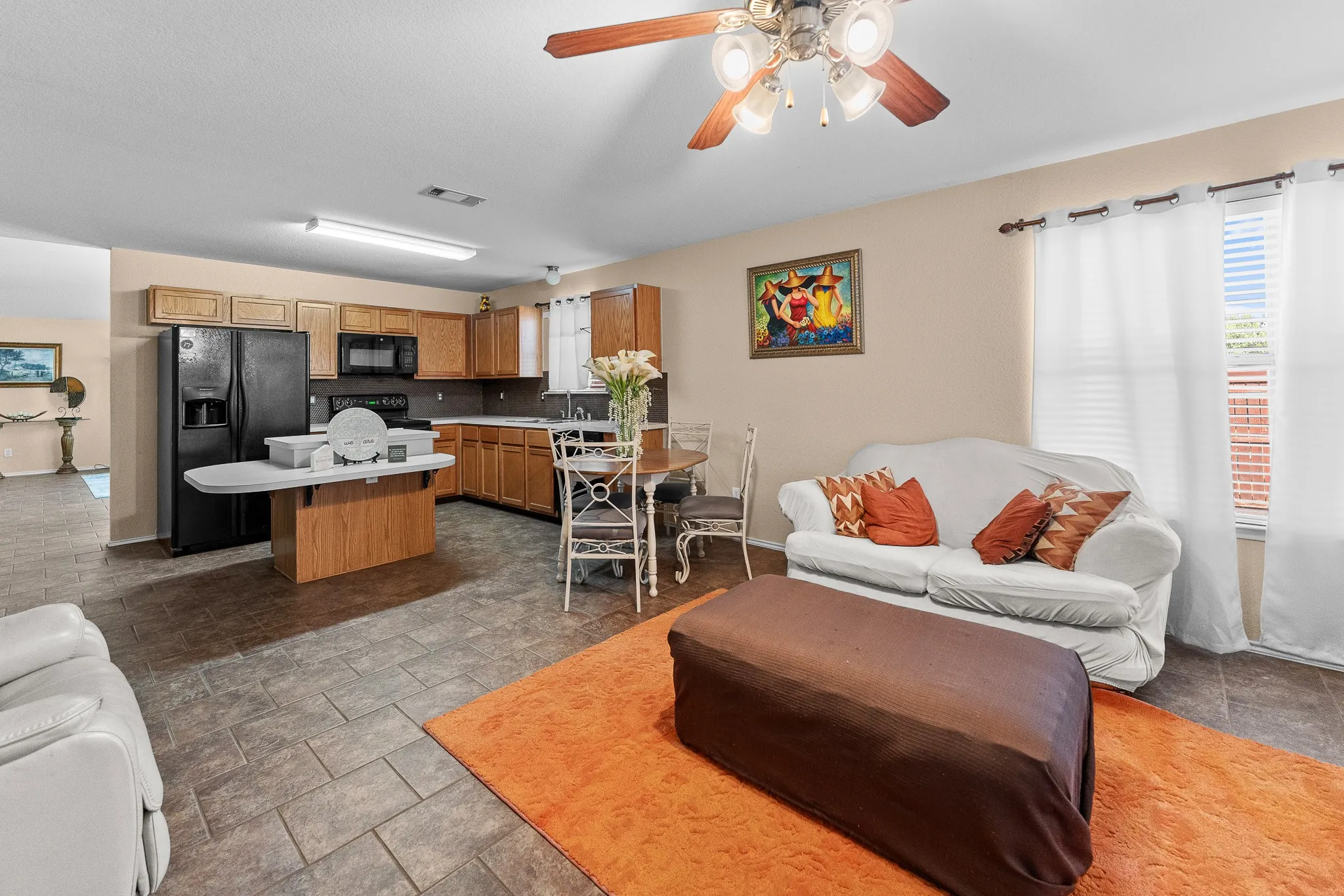 Single Family Residence For Rent in Tarrant County , 729 Pheasant Road, Saginaw, Texas 76131, 4 Bedroom, 2 Bathroom, 2 Garage spaces, 1,840 Sqft, built in 2006, mls#21385811, Real Estate Agent in Saginaw, Homes For Rent in Tarrant county, Homes For Rent in Saginaw, Realtor in Saginaw Texas, Real Estate Brokerage Independent Realty Texas, Luminita Cordes Realtor