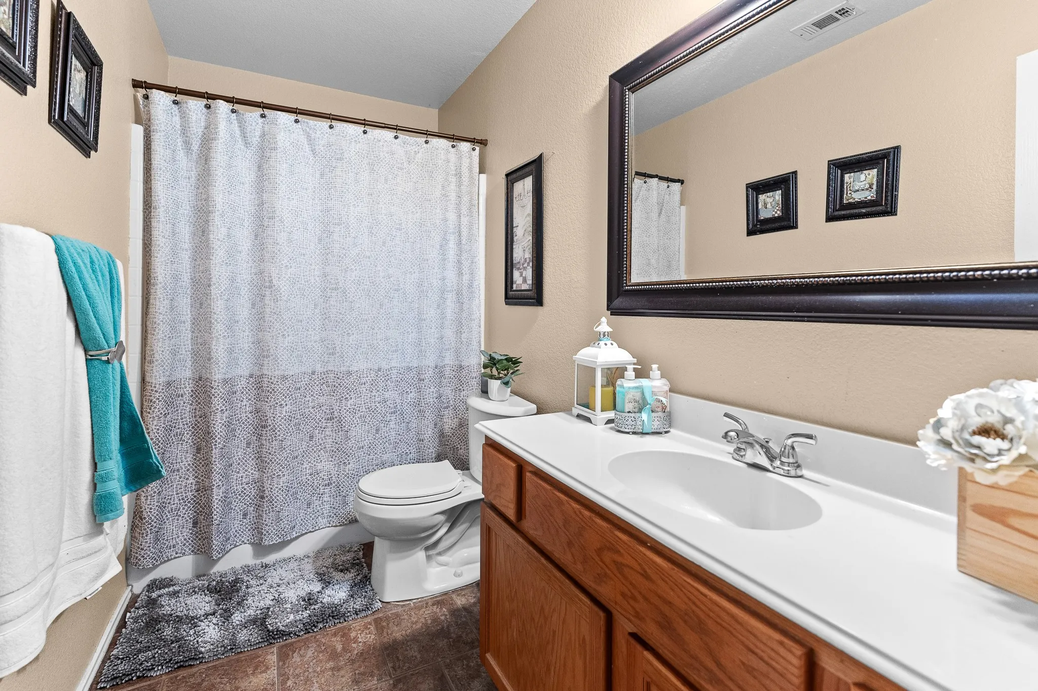 Single Family Residence For Rent in Tarrant County , 729 Pheasant Road, Saginaw, Texas 76131, 4 Bedroom, 2 Bathroom, 2 Garage spaces, 1,840 Sqft, built in 2006, mls#21385811, Real Estate Agent in Saginaw, Homes For Rent in Tarrant county, Homes For Rent in Saginaw, Realtor in Saginaw Texas, Real Estate Brokerage Independent Realty Texas, Luminita Cordes Realtor