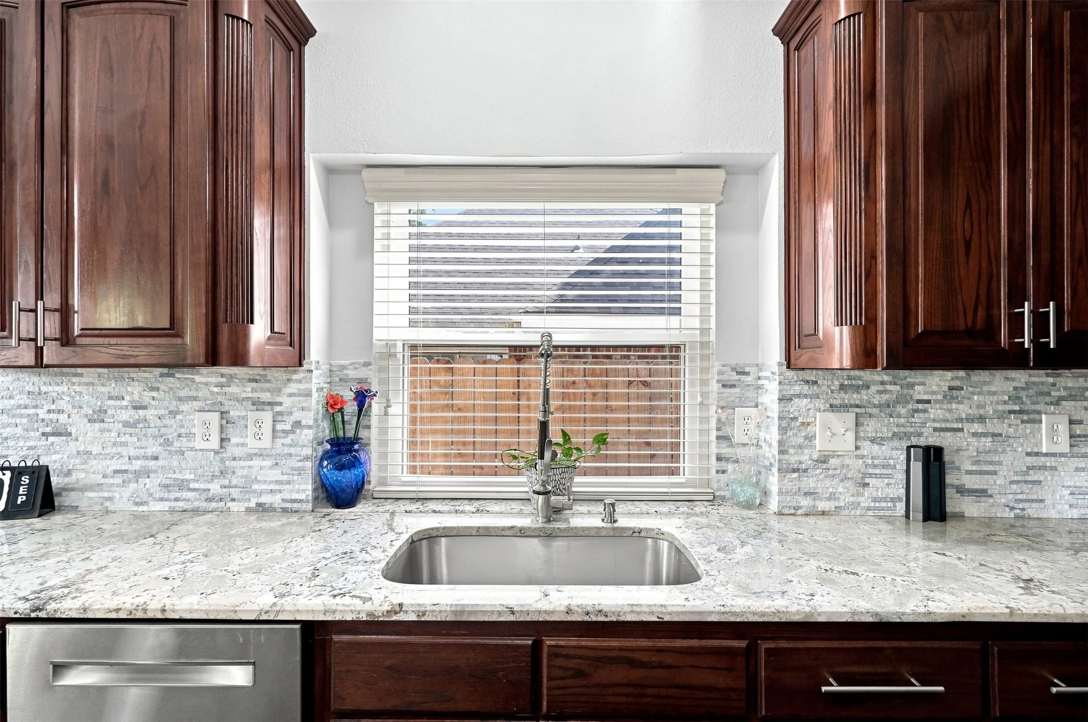 Single Family Residence For Sale in Collin County , 5108 Feather Crest, Mc Kinney, Texas 75072, 4 Bedroom, 3 Bathroom, 2 Garage spaces, 2,994 Sqft, built in 1992, mls#21385027, Real Estate Agent in Mc Kinney, Homes For Sale in Collin county, Homes For Sale in Mc Kinney, Realtor in Mc Kinney Texas, Real Estate Brokerage Independent Realty Texas, Luminita Cordes Realtor