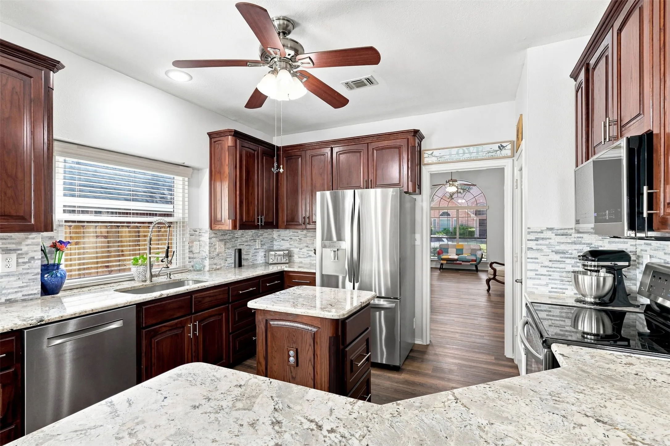 Single Family Residence For Sale in Collin County , 5108 Feather Crest, Mc Kinney, Texas 75072, 4 Bedroom, 3 Bathroom, 2 Garage spaces, 2,994 Sqft, built in 1992, mls#21385027, Real Estate Agent in Mc Kinney, Homes For Sale in Collin county, Homes For Sale in Mc Kinney, Realtor in Mc Kinney Texas, Real Estate Brokerage Independent Realty Texas, Luminita Cordes Realtor