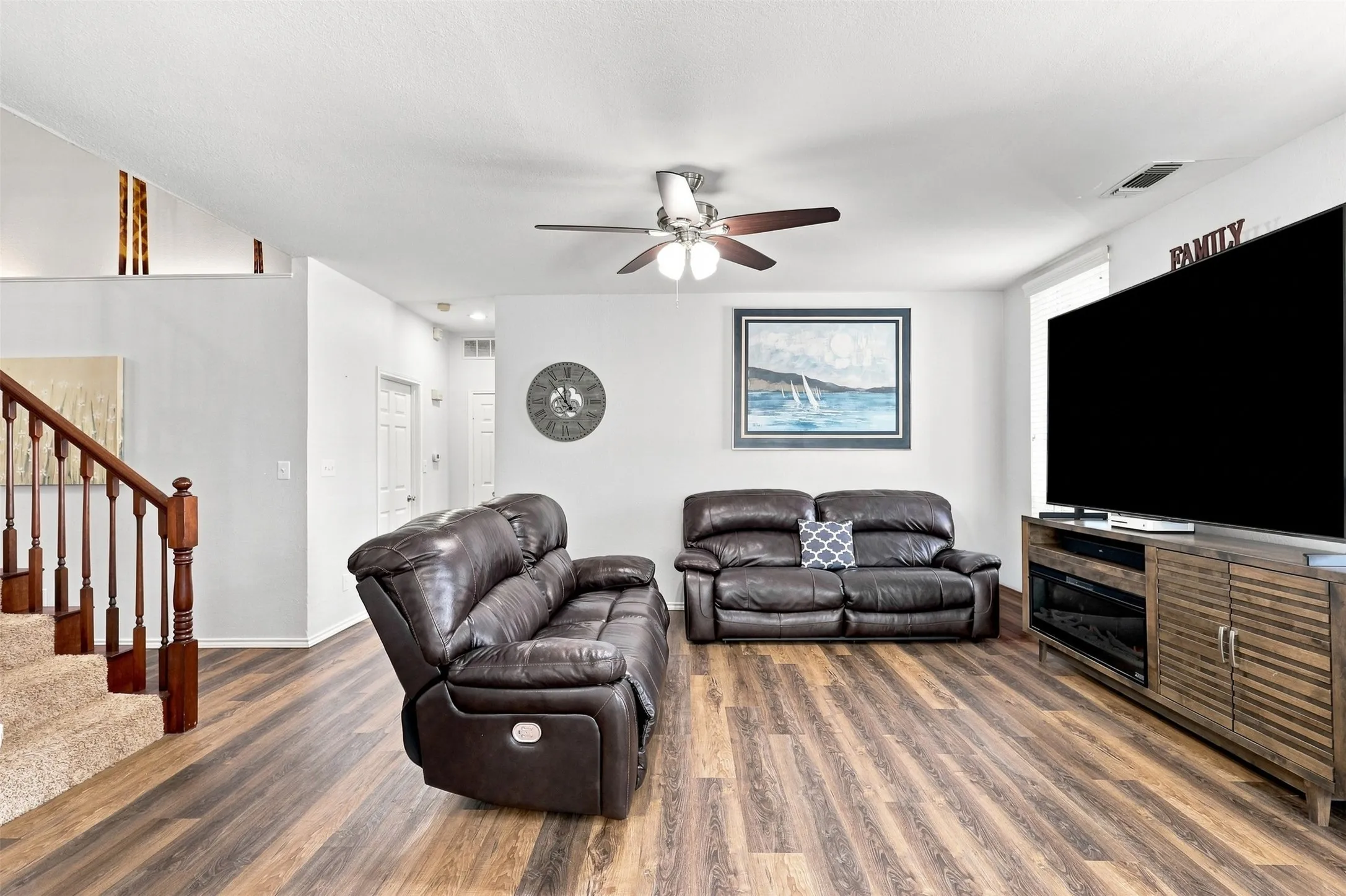 Single Family Residence For Sale in Collin County , 5108 Feather Crest, Mc Kinney, Texas 75072, 4 Bedroom, 3 Bathroom, 2 Garage spaces, 2,994 Sqft, built in 1992, mls#21385027, Real Estate Agent in Mc Kinney, Homes For Sale in Collin county, Homes For Sale in Mc Kinney, Realtor in Mc Kinney Texas, Real Estate Brokerage Independent Realty Texas, Luminita Cordes Realtor