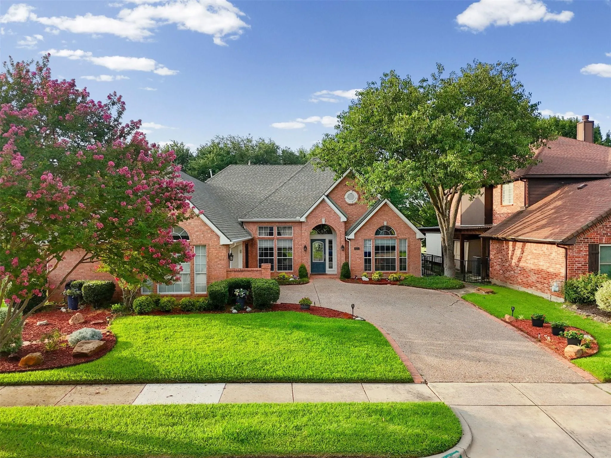 Single Family Residence For Rent in Dallas County , 521 Palm Desert Drive, Garland, Texas 75044, 4 Bedroom, 3 Bathroom, 2 Garage spaces, 2,464 Sqft, built in 1992, mls#21380600, Real Estate Agent in Garland, Homes For Rent in Dallas county, Homes For Rent in Garland, Realtor in Garland Texas, Real Estate Brokerage Independent Realty Texas, Luminita Cordes Realtor