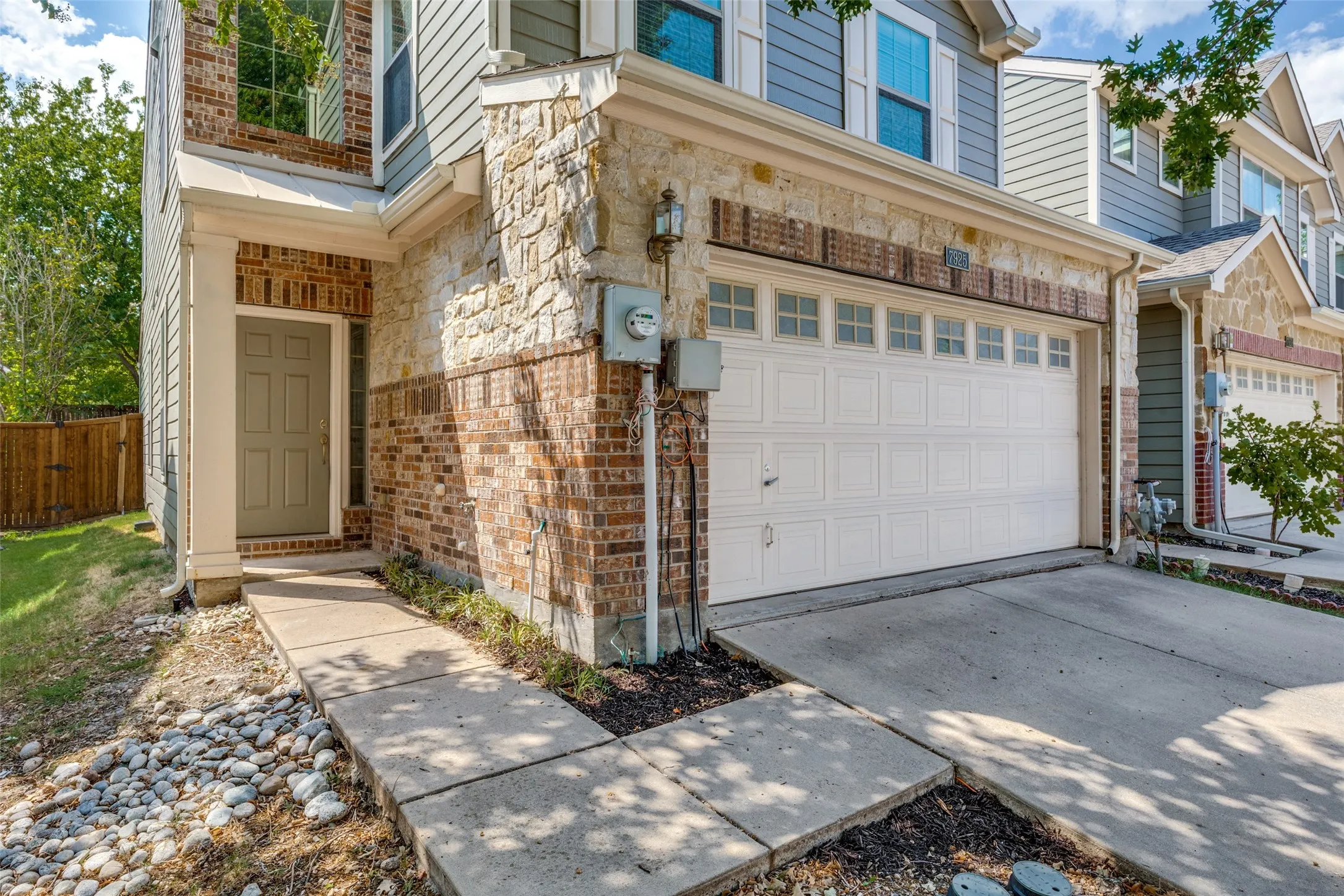 Townhouse For Rent in Collin County , 7925 Hannah Street, Plano, Texas 75025, 4 Bedroom, 4 Bathroom, 2 Garage spaces, 1,948 Sqft, built in 2007, mls#21385823, Real Estate Agent in Plano, Homes For Rent in Collin county, Homes For Rent in Plano, Realtor in Plano Texas, Real Estate Brokerage Independent Realty Texas, Luminita Cordes Realtor