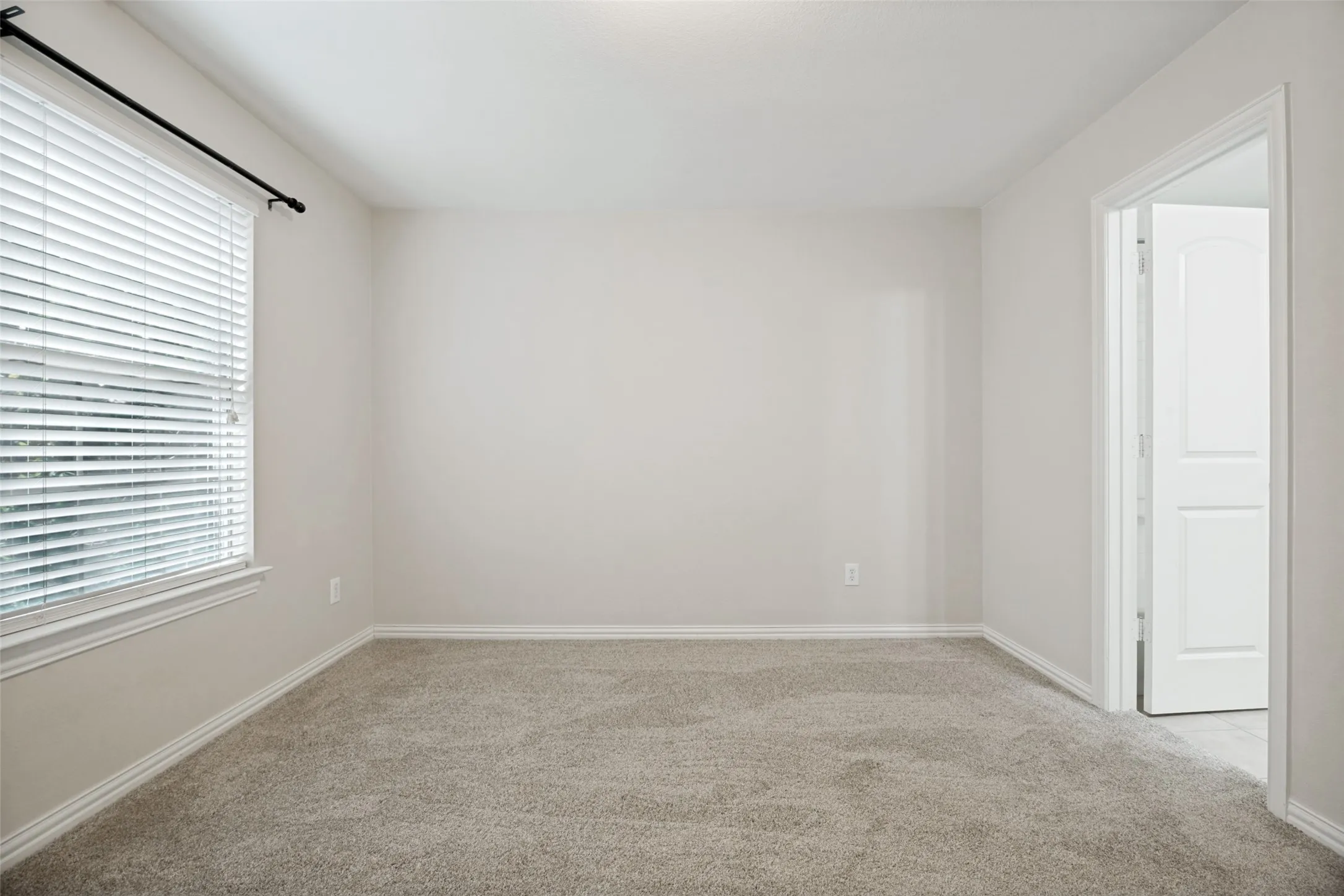Townhouse For Rent in Collin County , 7925 Hannah Street, Plano, Texas 75025, 4 Bedroom, 4 Bathroom, 2 Garage spaces, 1,948 Sqft, built in 2007, mls#21385823, Real Estate Agent in Plano, Homes For Rent in Collin county, Homes For Rent in Plano, Realtor in Plano Texas, Real Estate Brokerage Independent Realty Texas, Luminita Cordes Realtor