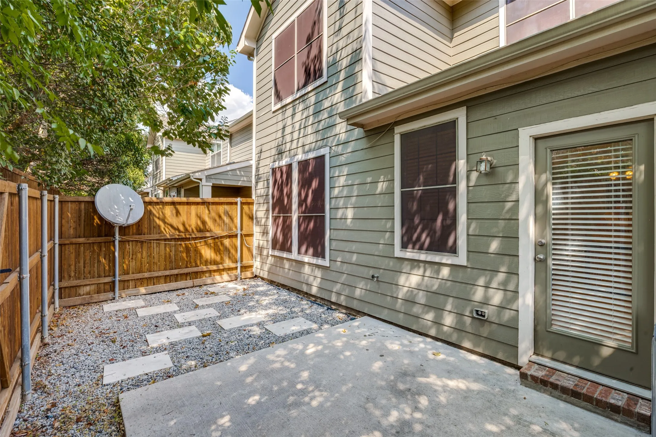 Townhouse For Rent in Collin County , 7925 Hannah Street, Plano, Texas 75025, 4 Bedroom, 4 Bathroom, 2 Garage spaces, 1,948 Sqft, built in 2007, mls#21385823, Real Estate Agent in Plano, Homes For Rent in Collin county, Homes For Rent in Plano, Realtor in Plano Texas, Real Estate Brokerage Independent Realty Texas, Luminita Cordes Realtor