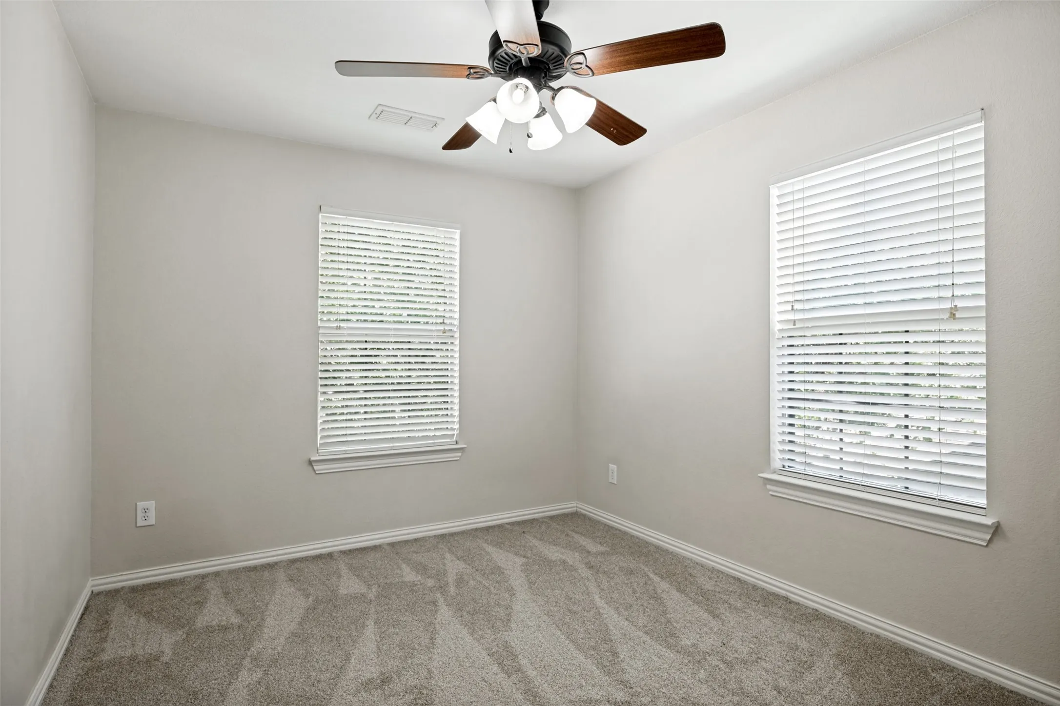 Townhouse For Rent in Collin County , 7925 Hannah Street, Plano, Texas 75025, 4 Bedroom, 4 Bathroom, 2 Garage spaces, 1,948 Sqft, built in 2007, mls#21385823, Real Estate Agent in Plano, Homes For Rent in Collin county, Homes For Rent in Plano, Realtor in Plano Texas, Real Estate Brokerage Independent Realty Texas, Luminita Cordes Realtor