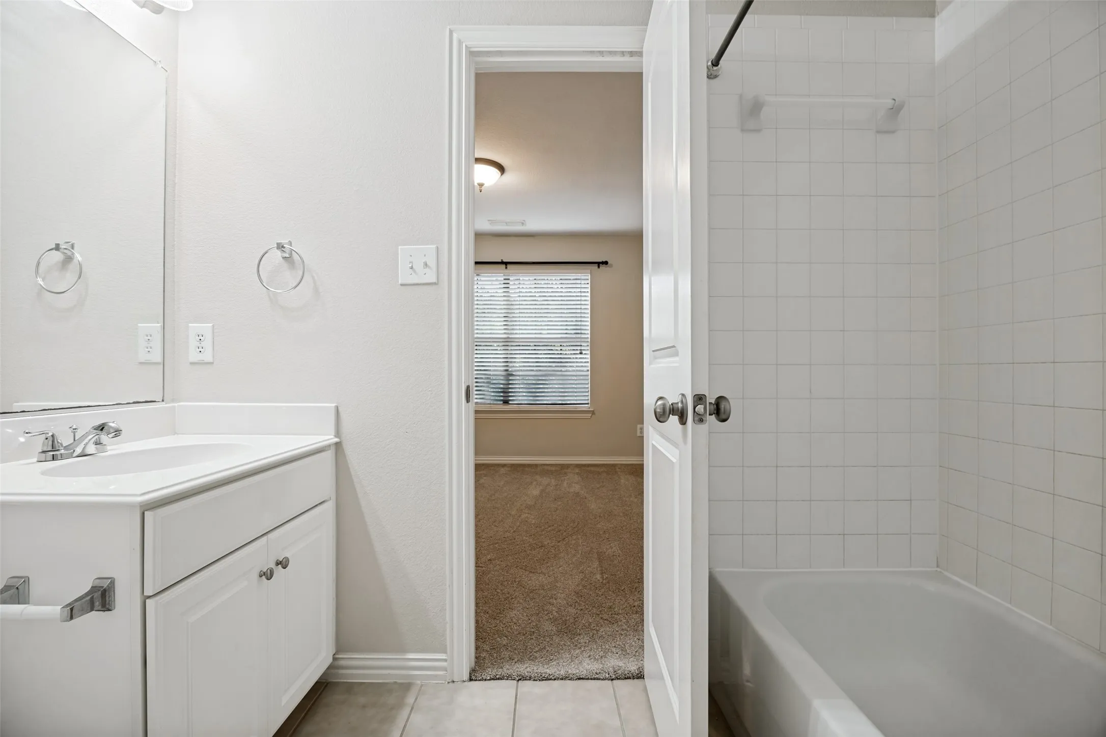 Townhouse For Rent in Collin County , 7925 Hannah Street, Plano, Texas 75025, 4 Bedroom, 4 Bathroom, 2 Garage spaces, 1,948 Sqft, built in 2007, mls#21385823, Real Estate Agent in Plano, Homes For Rent in Collin county, Homes For Rent in Plano, Realtor in Plano Texas, Real Estate Brokerage Independent Realty Texas, Luminita Cordes Realtor