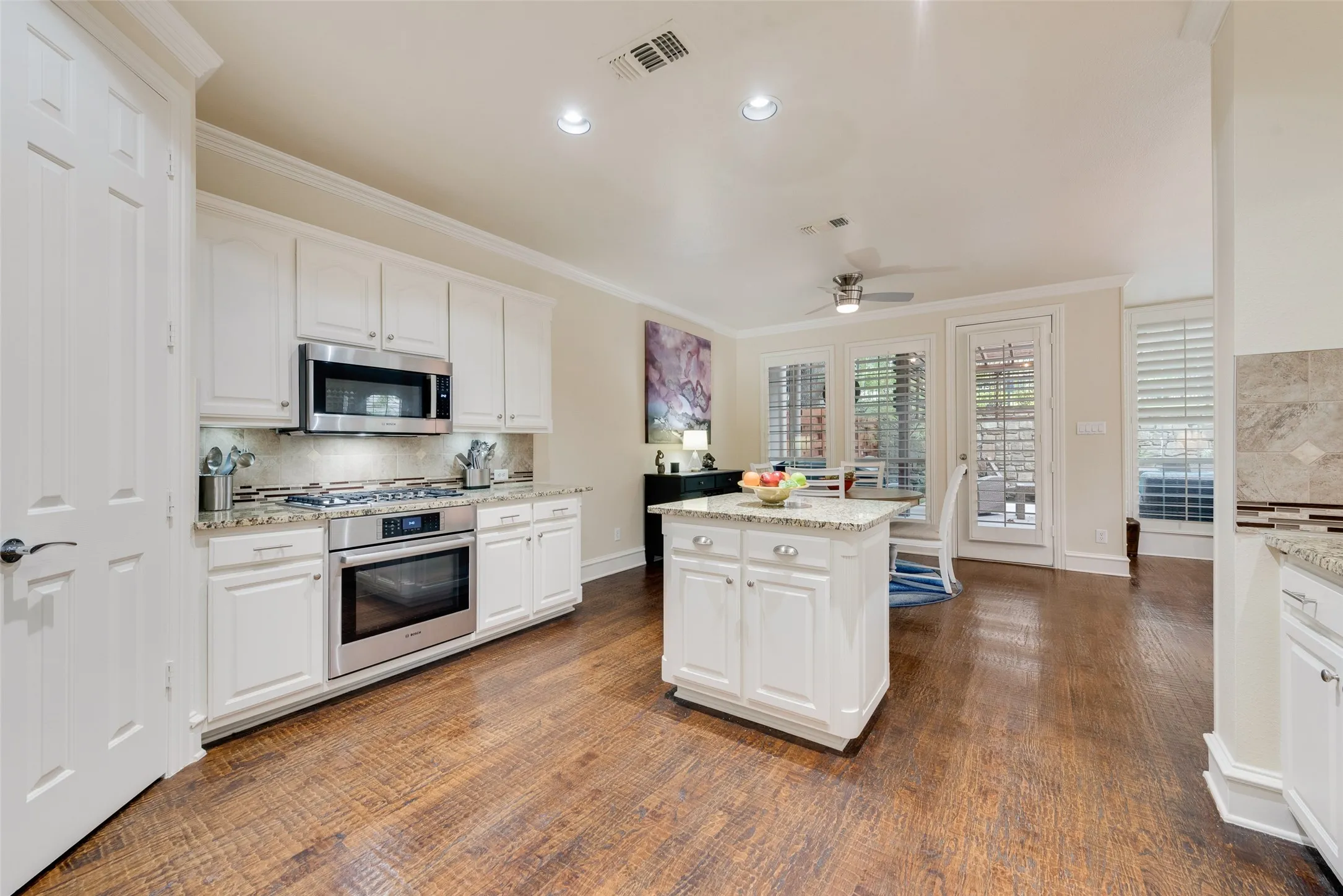 Townhouse For Rent in Dallas County , 4400 Saint Andrews Boulevard, Irving, Texas 75038, 3 Bedroom, 3 Bathroom, 2 Garage spaces, 2,279 Sqft, built in 1999, mls#21369889, Real Estate Agent in Irving, Homes For Rent in Dallas county, Homes For Rent in Irving, Realtor in Irving Texas, Real Estate Brokerage Independent Realty Texas, Luminita Cordes Realtor