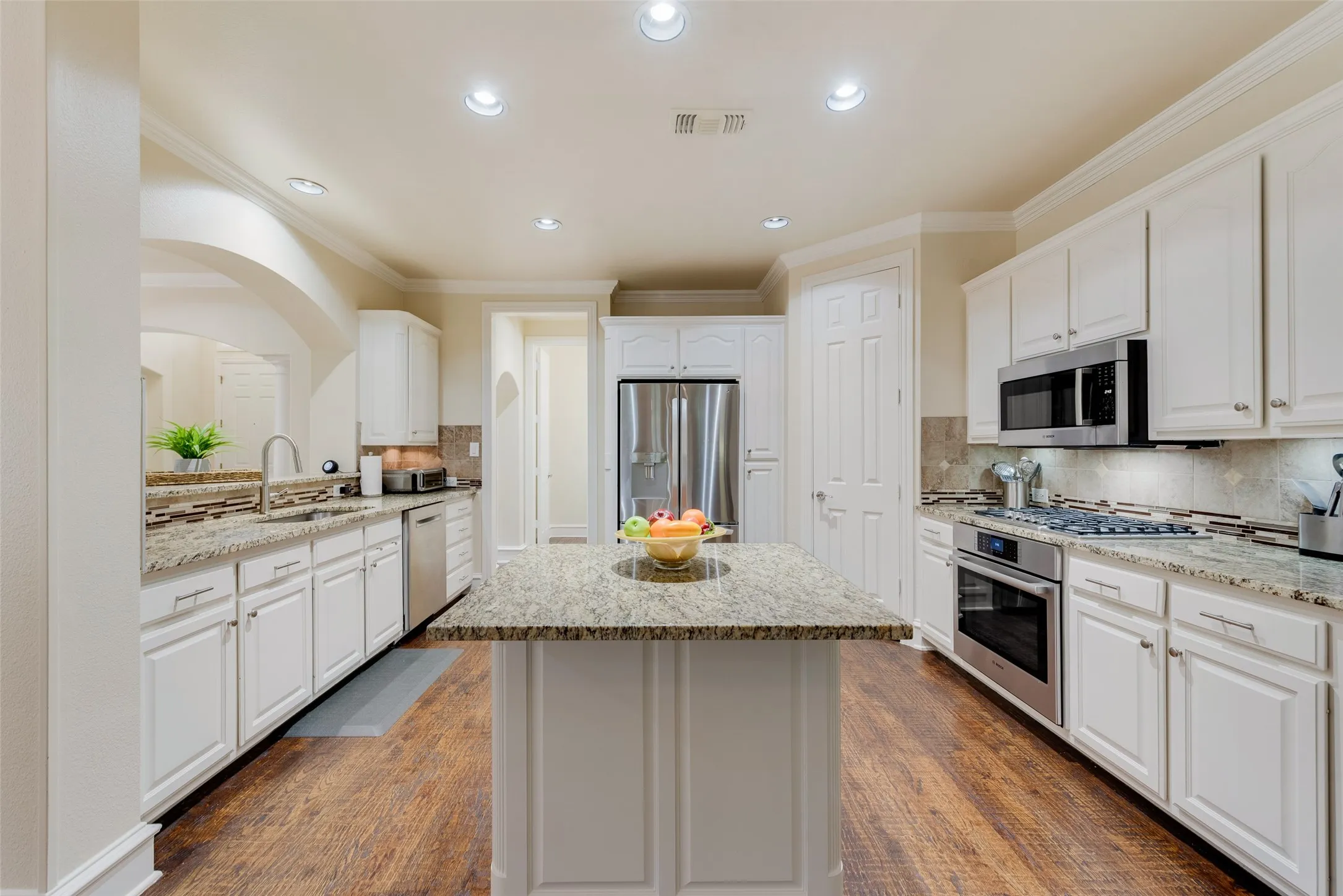 Townhouse For Rent in Dallas County , 4400 Saint Andrews Boulevard, Irving, Texas 75038, 3 Bedroom, 3 Bathroom, 2 Garage spaces, 2,279 Sqft, built in 1999, mls#21369889, Real Estate Agent in Irving, Homes For Rent in Dallas county, Homes For Rent in Irving, Realtor in Irving Texas, Real Estate Brokerage Independent Realty Texas, Luminita Cordes Realtor