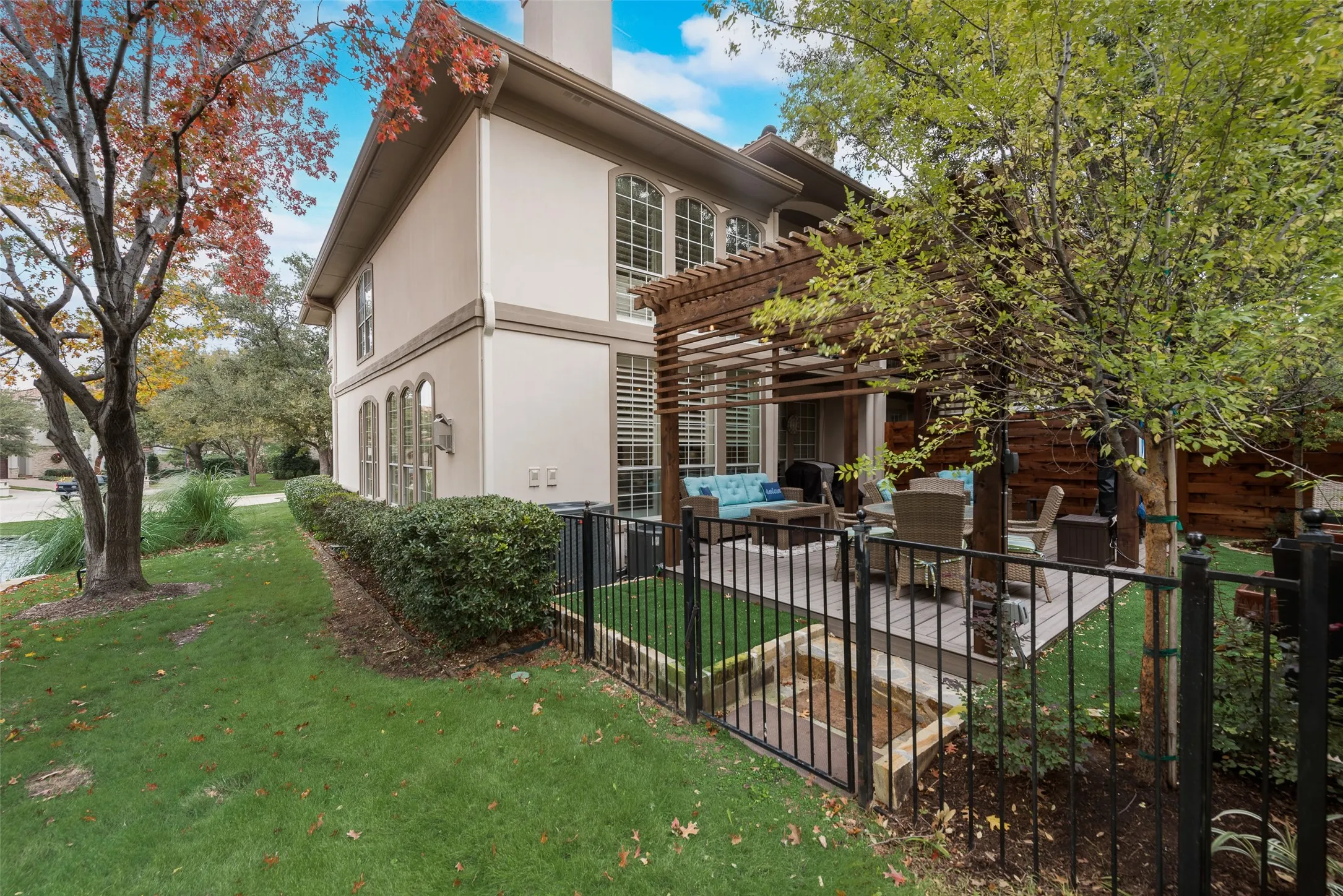 Townhouse For Rent in Dallas County , 4400 Saint Andrews Boulevard, Irving, Texas 75038, 3 Bedroom, 3 Bathroom, 2 Garage spaces, 2,279 Sqft, built in 1999, mls#21369889, Real Estate Agent in Irving, Homes For Rent in Dallas county, Homes For Rent in Irving, Realtor in Irving Texas, Real Estate Brokerage Independent Realty Texas, Luminita Cordes Realtor