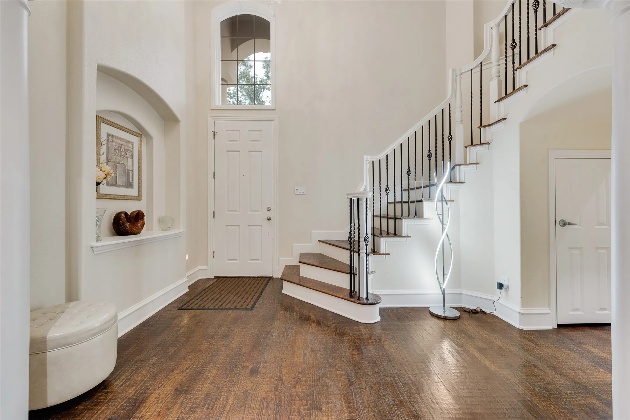 Townhouse For Rent in Dallas County , 4400 Saint Andrews Boulevard, Irving, Texas 75038, 3 Bedroom, 3 Bathroom, 2 Garage spaces, 2,279 Sqft, built in 1999, mls#21369889, Real Estate Agent in Irving, Homes For Rent in Dallas county, Homes For Rent in Irving, Realtor in Irving Texas, Real Estate Brokerage Independent Realty Texas, Luminita Cordes Realtor