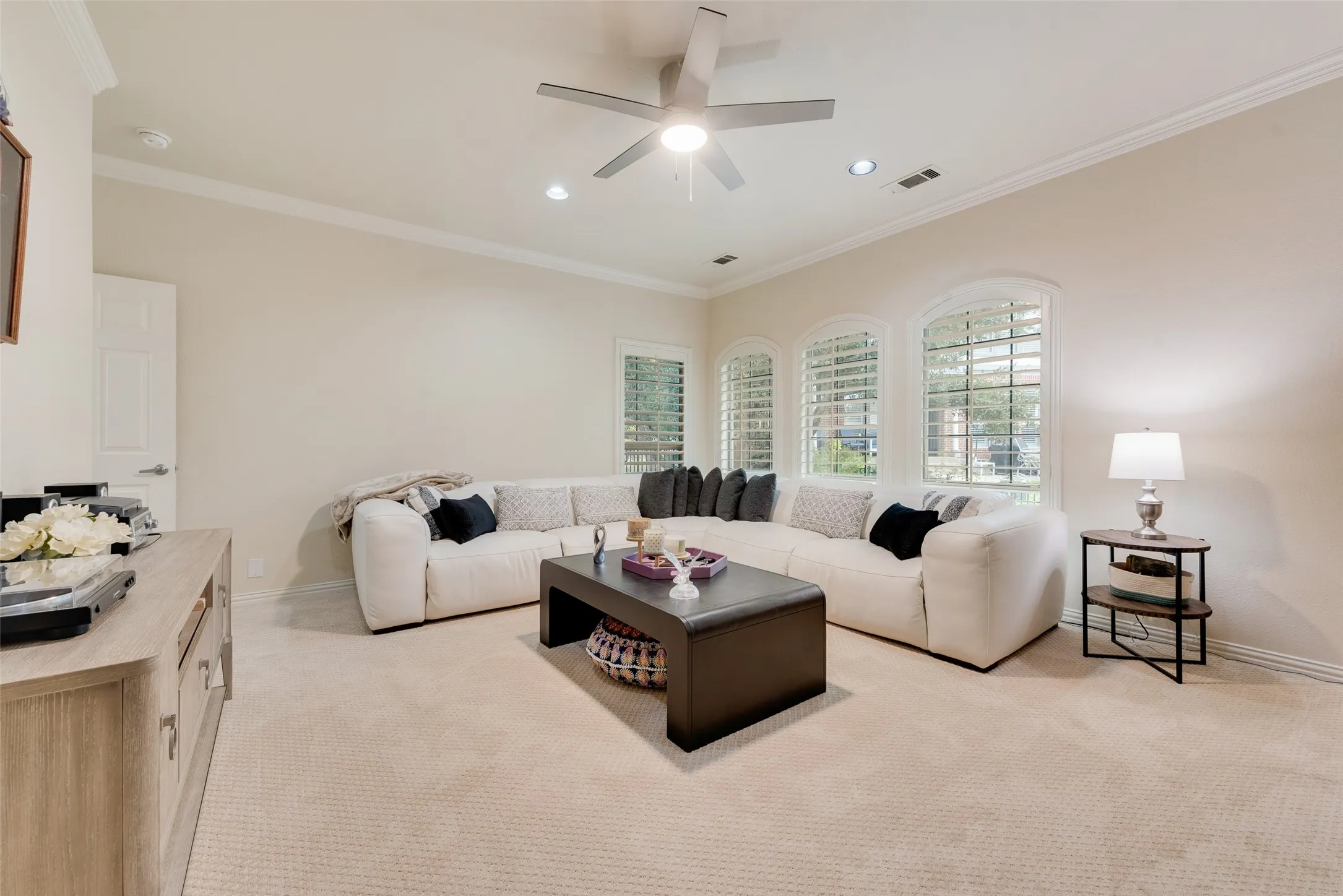 Townhouse For Rent in Dallas County , 4400 Saint Andrews Boulevard, Irving, Texas 75038, 3 Bedroom, 3 Bathroom, 2 Garage spaces, 2,279 Sqft, built in 1999, mls#21369889, Real Estate Agent in Irving, Homes For Rent in Dallas county, Homes For Rent in Irving, Realtor in Irving Texas, Real Estate Brokerage Independent Realty Texas, Luminita Cordes Realtor