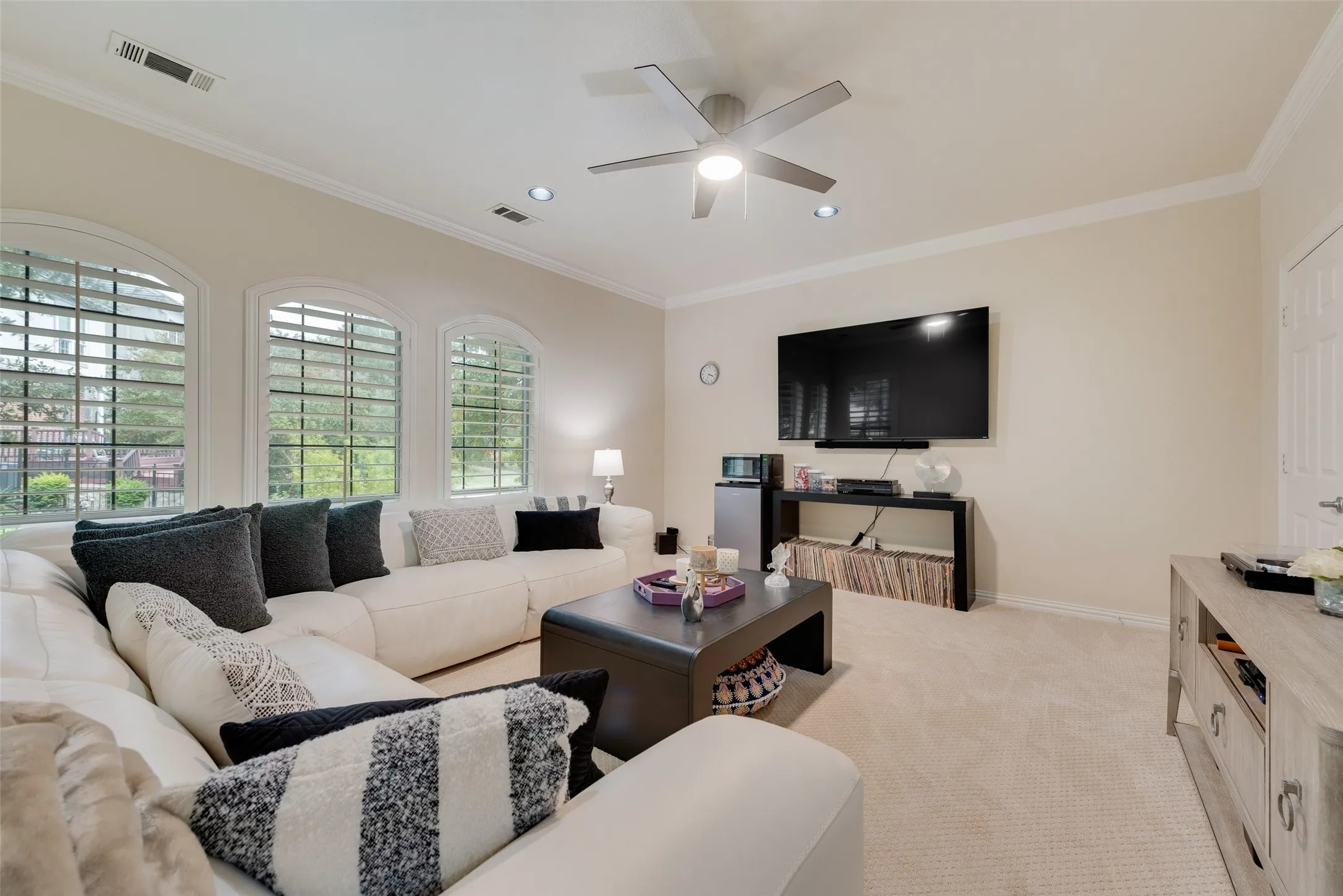 Townhouse For Rent in Dallas County , 4400 Saint Andrews Boulevard, Irving, Texas 75038, 3 Bedroom, 3 Bathroom, 2 Garage spaces, 2,279 Sqft, built in 1999, mls#21369889, Real Estate Agent in Irving, Homes For Rent in Dallas county, Homes For Rent in Irving, Realtor in Irving Texas, Real Estate Brokerage Independent Realty Texas, Luminita Cordes Realtor