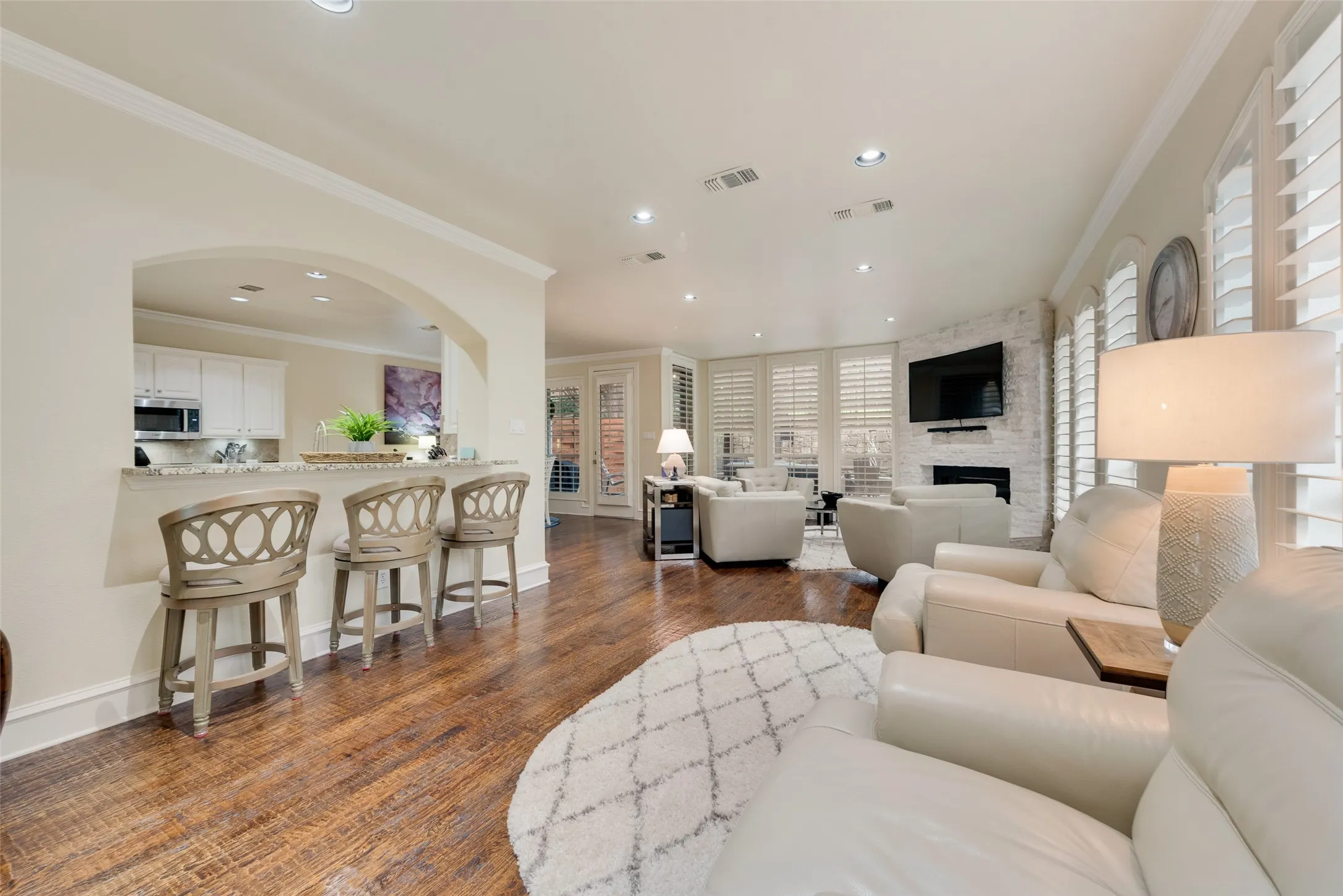 Townhouse For Rent in Dallas County , 4400 Saint Andrews Boulevard, Irving, Texas 75038, 3 Bedroom, 3 Bathroom, 2 Garage spaces, 2,279 Sqft, built in 1999, mls#21369889, Real Estate Agent in Irving, Homes For Rent in Dallas county, Homes For Rent in Irving, Realtor in Irving Texas, Real Estate Brokerage Independent Realty Texas, Luminita Cordes Realtor
