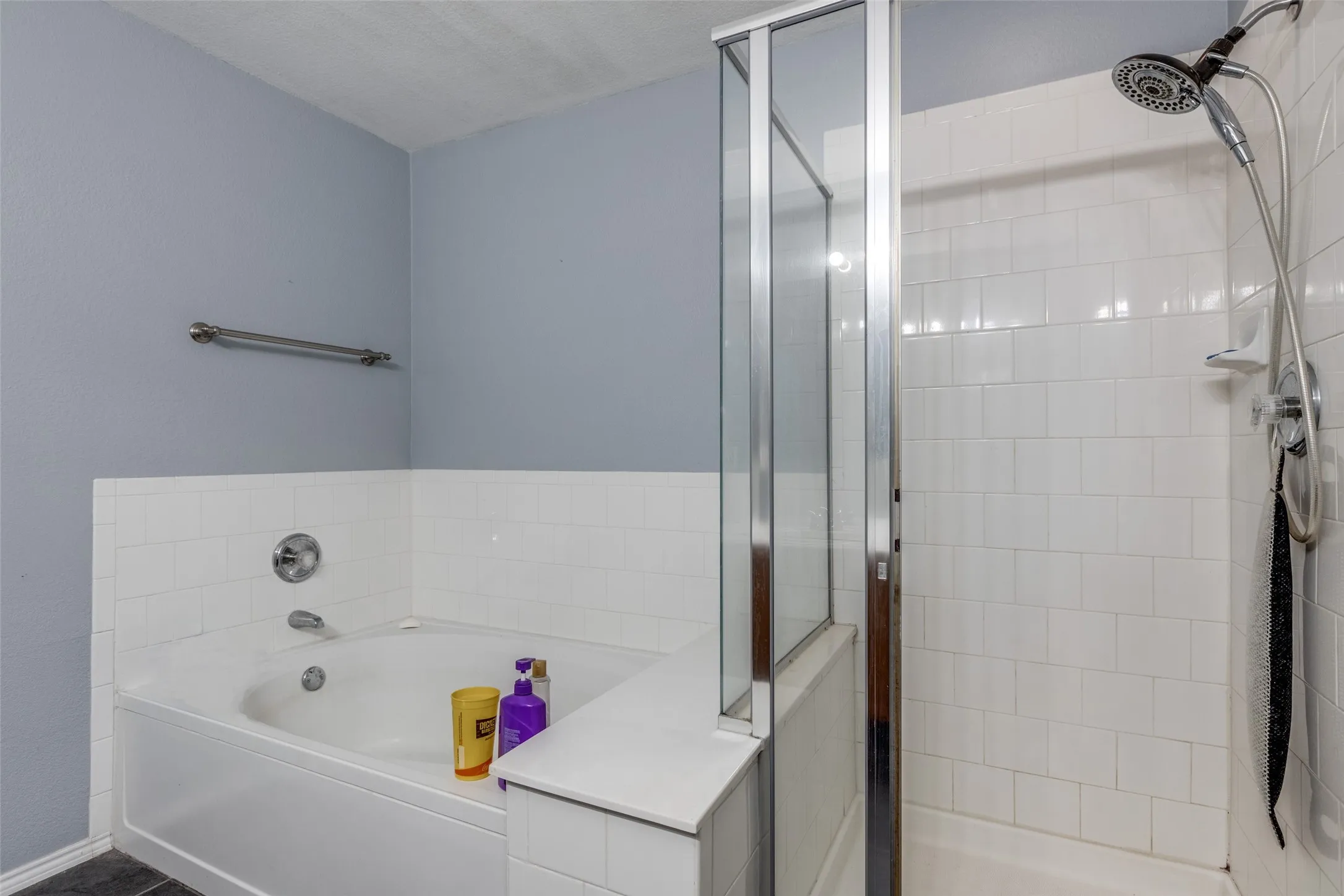 Single Family Residence For Rent in Collin County , 2402 Pheasant Run, Melissa, Texas 75454, 4 Bedroom, 2 Bathroom, 2 Garage spaces, 2,124 Sqft, built in 2003, mls#21381821, Real Estate Agent in Melissa, Homes For Rent in Collin county, Homes For Rent in Melissa, Realtor in Melissa Texas, Real Estate Brokerage Independent Realty Texas, Luminita Cordes Realtor