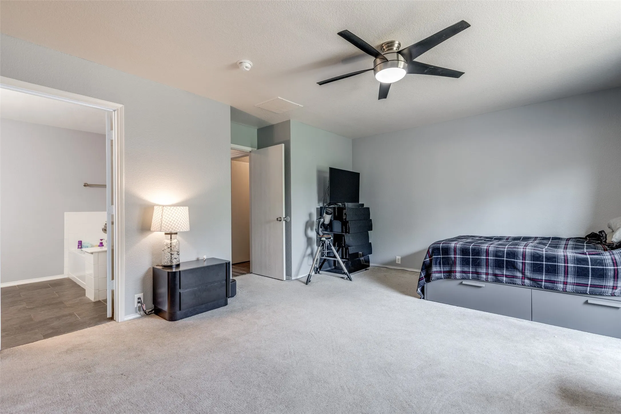 Single Family Residence For Rent in Collin County , 2402 Pheasant Run, Melissa, Texas 75454, 4 Bedroom, 2 Bathroom, 2 Garage spaces, 2,124 Sqft, built in 2003, mls#21381821, Real Estate Agent in Melissa, Homes For Rent in Collin county, Homes For Rent in Melissa, Realtor in Melissa Texas, Real Estate Brokerage Independent Realty Texas, Luminita Cordes Realtor