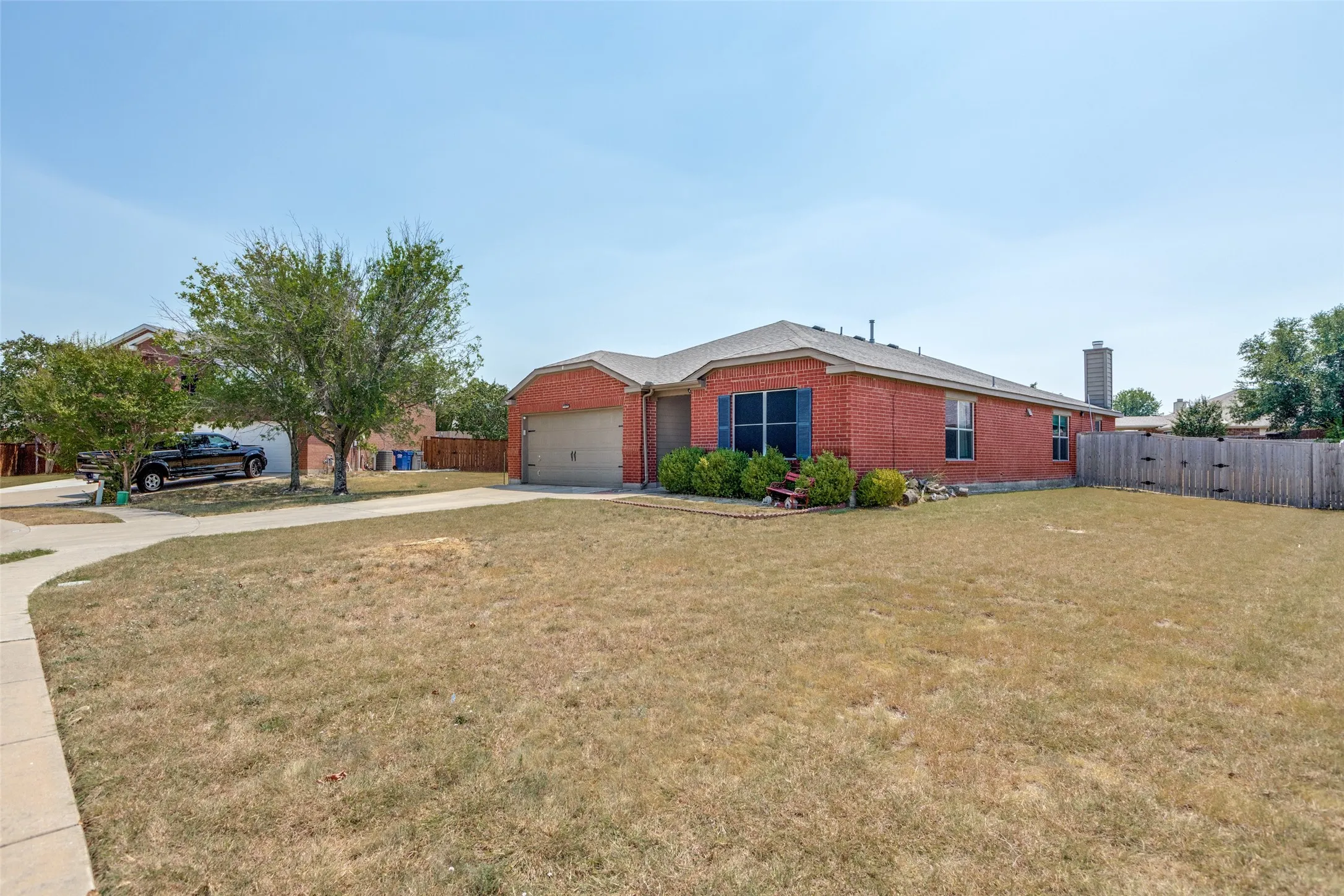 Single Family Residence For Rent in Collin County , 2402 Pheasant Run, Melissa, Texas 75454, 4 Bedroom, 2 Bathroom, 2 Garage spaces, 2,124 Sqft, built in 2003, mls#21381821, Real Estate Agent in Melissa, Homes For Rent in Collin county, Homes For Rent in Melissa, Realtor in Melissa Texas, Real Estate Brokerage Independent Realty Texas, Luminita Cordes Realtor