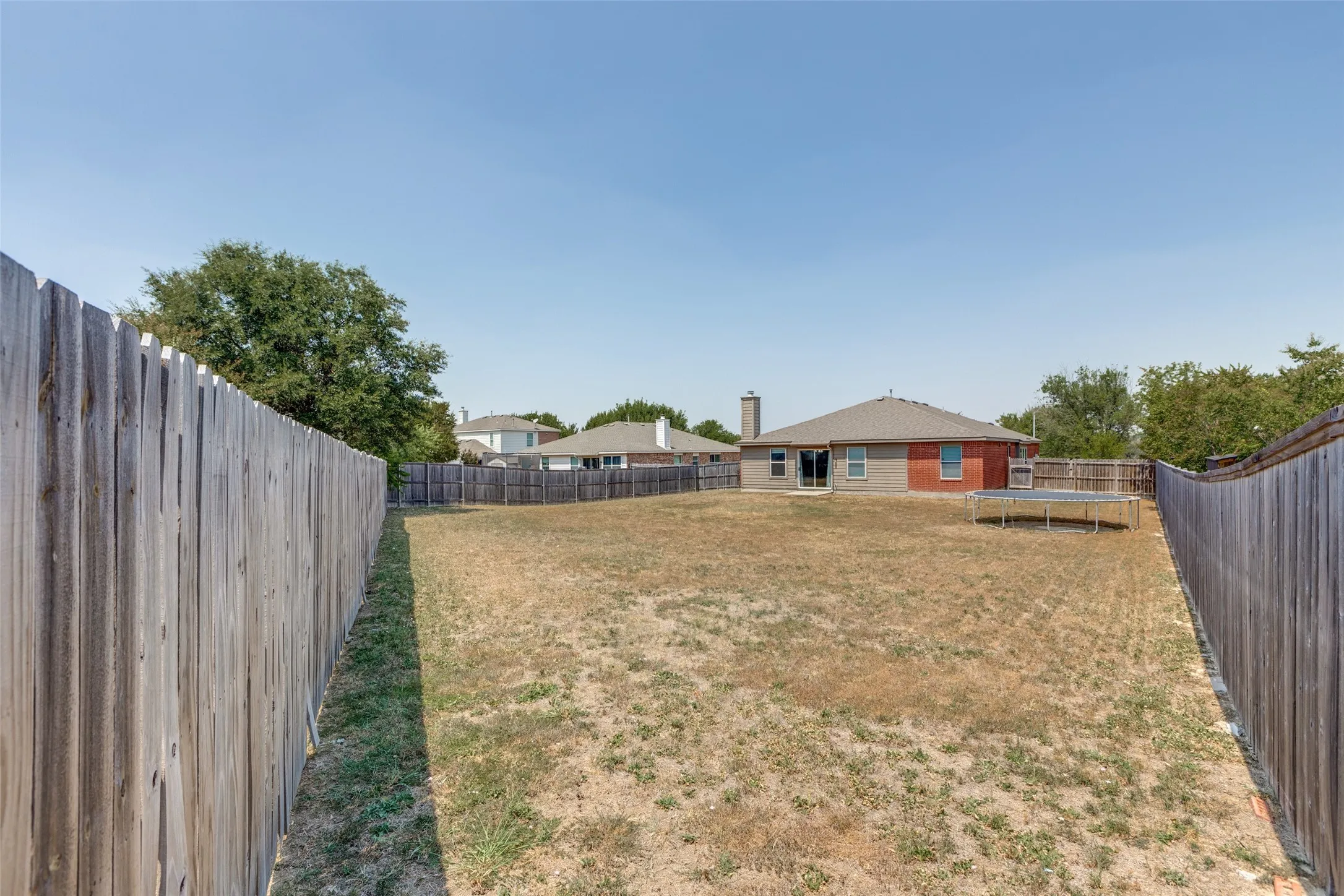 Single Family Residence For Rent in Collin County , 2402 Pheasant Run, Melissa, Texas 75454, 4 Bedroom, 2 Bathroom, 2 Garage spaces, 2,124 Sqft, built in 2003, mls#21381821, Real Estate Agent in Melissa, Homes For Rent in Collin county, Homes For Rent in Melissa, Realtor in Melissa Texas, Real Estate Brokerage Independent Realty Texas, Luminita Cordes Realtor