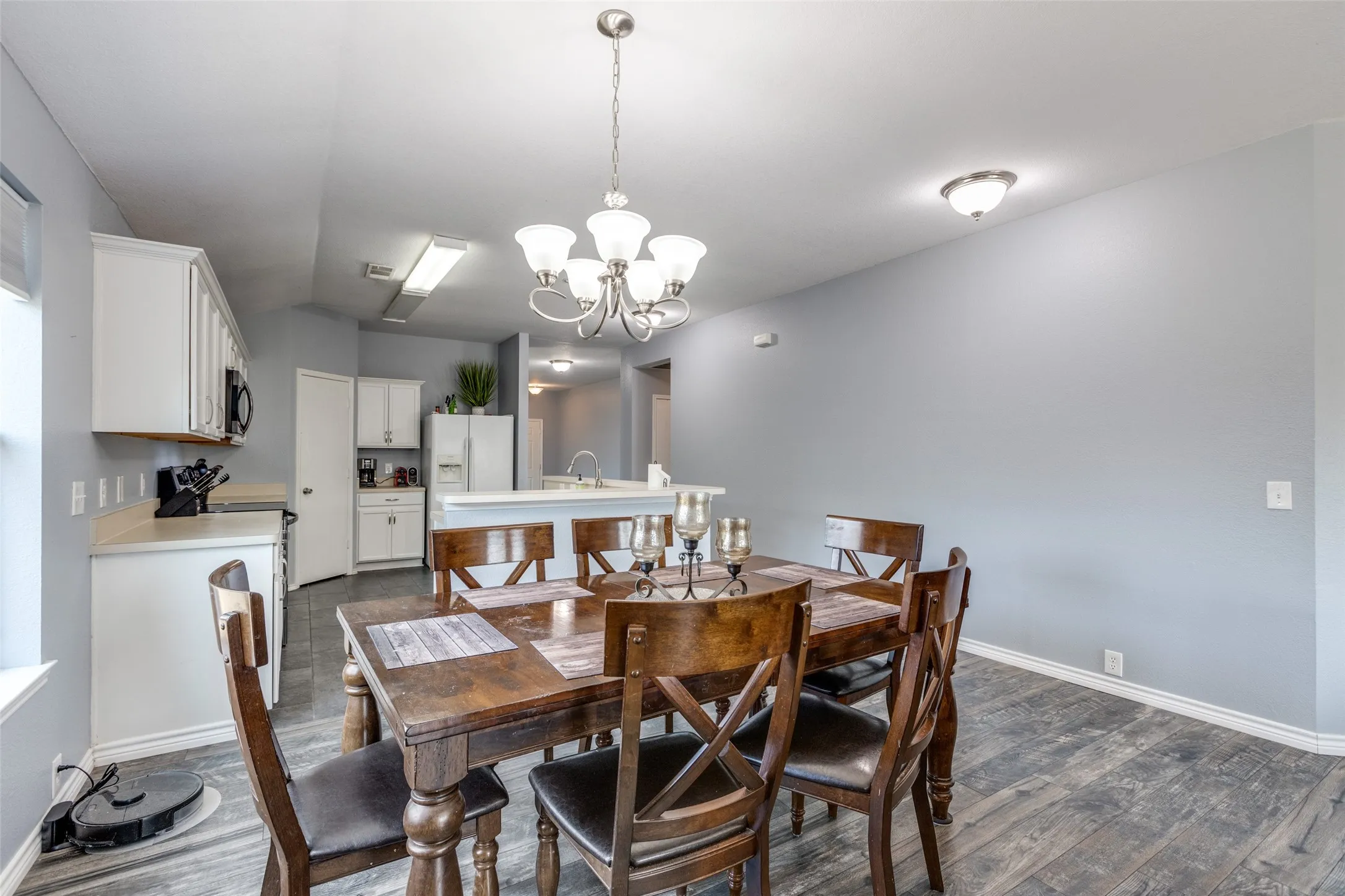 Single Family Residence For Rent in Collin County , 2402 Pheasant Run, Melissa, Texas 75454, 4 Bedroom, 2 Bathroom, 2 Garage spaces, 2,124 Sqft, built in 2003, mls#21381821, Real Estate Agent in Melissa, Homes For Rent in Collin county, Homes For Rent in Melissa, Realtor in Melissa Texas, Real Estate Brokerage Independent Realty Texas, Luminita Cordes Realtor