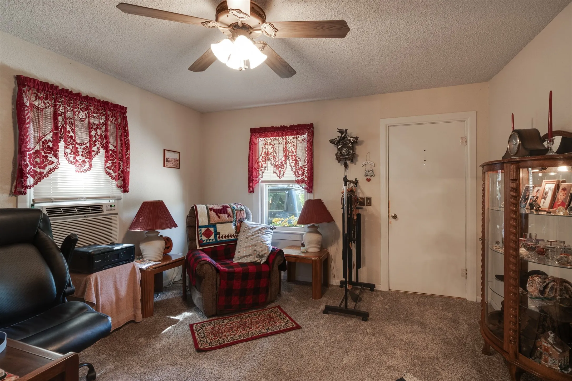 Single Family Residence For Sale in Wichita County , 1225 34th Street, Wichita Falls, Texas 76302, 2 Bedroom, 1 Bathroom, Garage spaces, 1,144 Sqft, built in 1951, mls#21385744, Real Estate Agent in Wichita Falls, Homes For Sale in Wichita county, Homes For Sale in Wichita Falls, Realtor in Wichita Falls Texas, Real Estate Brokerage Independent Realty Texas, Luminita Cordes Realtor