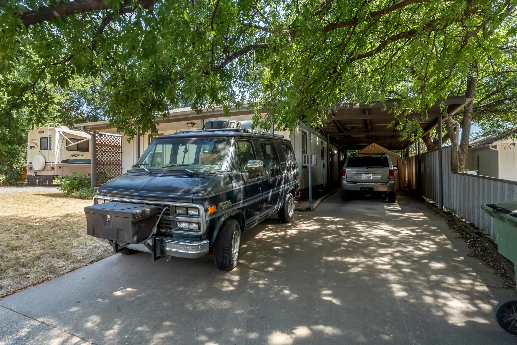 Single Family Residence For Sale in Wichita County , 1225 34th Street, Wichita Falls, Texas 76302, 2 Bedroom, 1 Bathroom, Garage spaces, 1,144 Sqft, built in 1951, mls#21385744, Real Estate Agent in Wichita Falls, Homes For Sale in Wichita county, Homes For Sale in Wichita Falls, Realtor in Wichita Falls Texas, Real Estate Brokerage Independent Realty Texas, Luminita Cordes Realtor