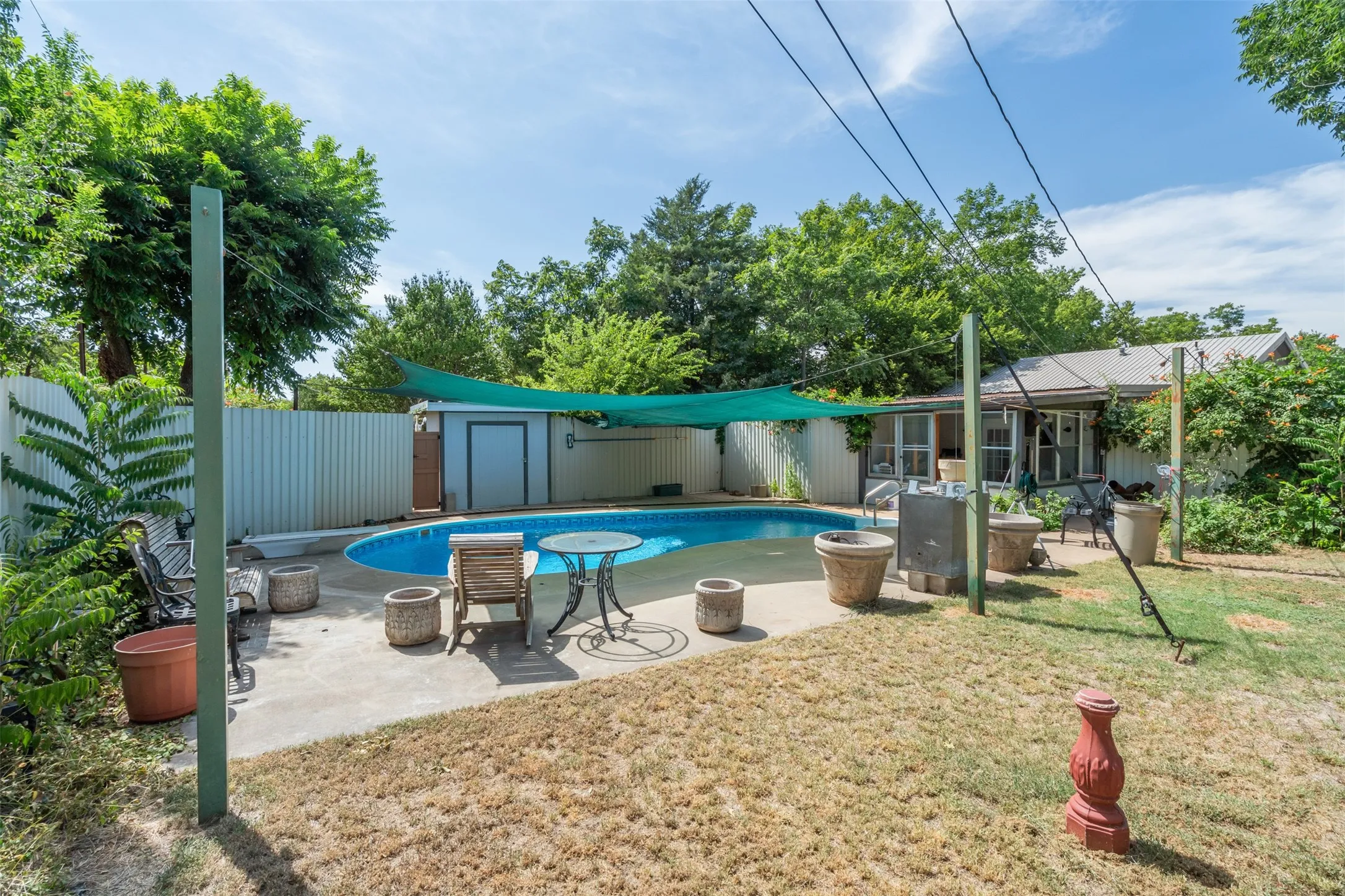 Single Family Residence For Sale in Wichita County , 1225 34th Street, Wichita Falls, Texas 76302, 2 Bedroom, 1 Bathroom, Garage spaces, 1,144 Sqft, built in 1951, mls#21385744, Real Estate Agent in Wichita Falls, Homes For Sale in Wichita county, Homes For Sale in Wichita Falls, Realtor in Wichita Falls Texas, Real Estate Brokerage Independent Realty Texas, Luminita Cordes Realtor