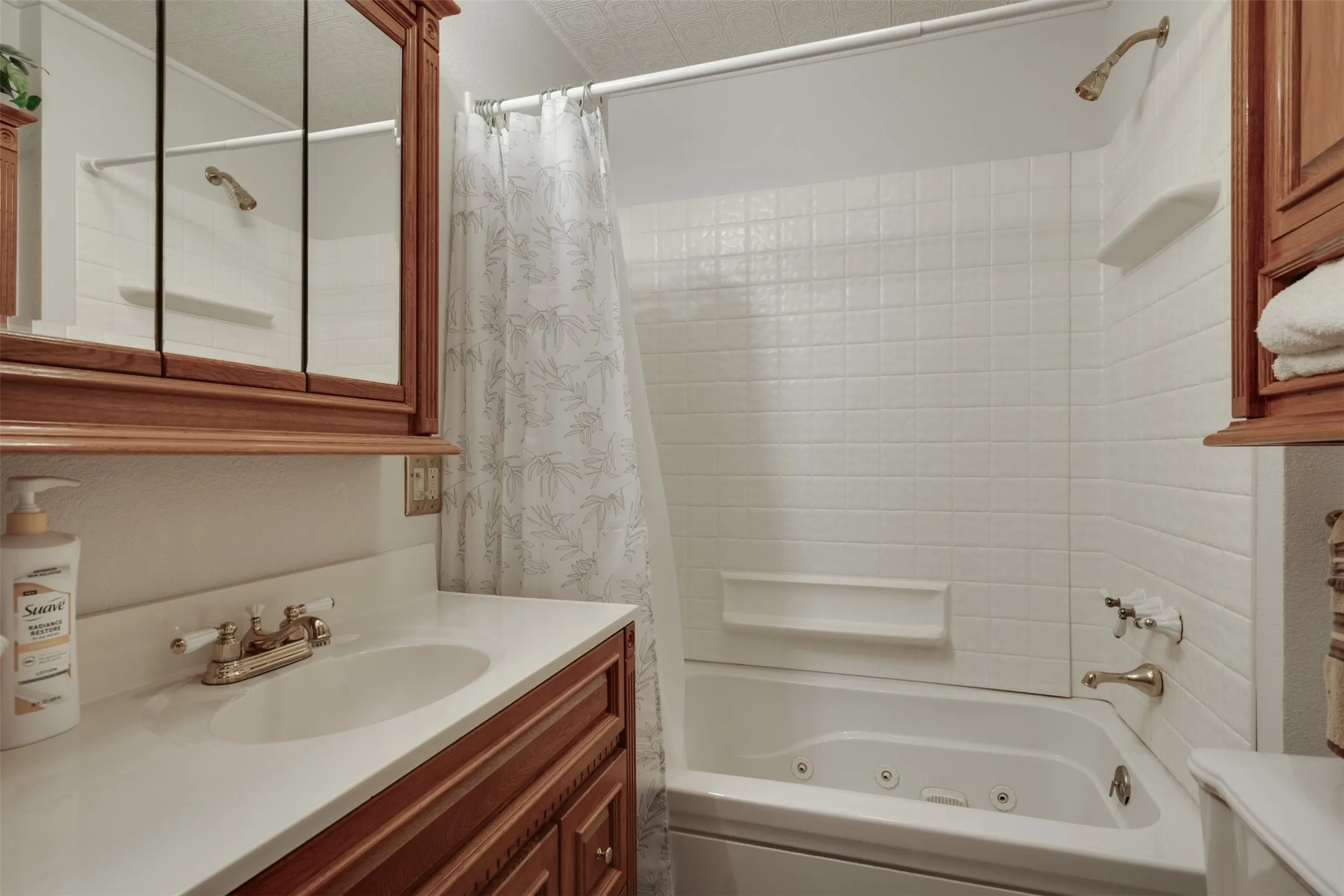 Single Family Residence For Sale in Wichita County , 1225 34th Street, Wichita Falls, Texas 76302, 2 Bedroom, 1 Bathroom, Garage spaces, 1,144 Sqft, built in 1951, mls#21385744, Real Estate Agent in Wichita Falls, Homes For Sale in Wichita county, Homes For Sale in Wichita Falls, Realtor in Wichita Falls Texas, Real Estate Brokerage Independent Realty Texas, Luminita Cordes Realtor