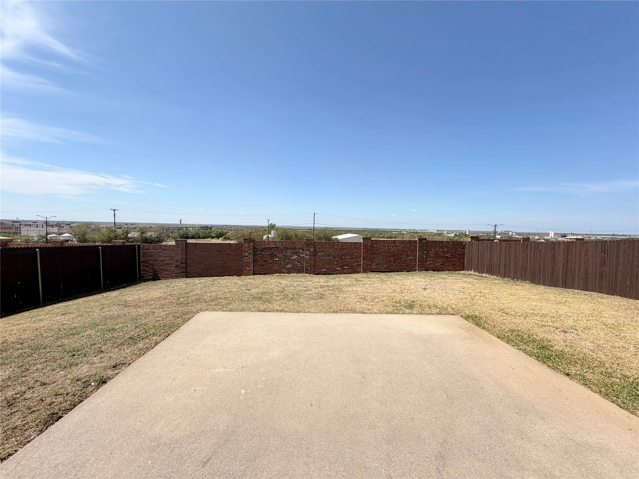 Single Family Residence For Rent in Collin County , 2821 Saddlebred Trail, Celina, Texas 75009, 3 Bedroom, 2 Bathroom, 2 Garage spaces, 1,757 Sqft, built in 2006, mls#21385220, Real Estate Agent in Celina, Homes For Rent in Collin county, Homes For Rent in Celina, Realtor in Celina Texas, Real Estate Brokerage Independent Realty Texas, Luminita Cordes Realtor