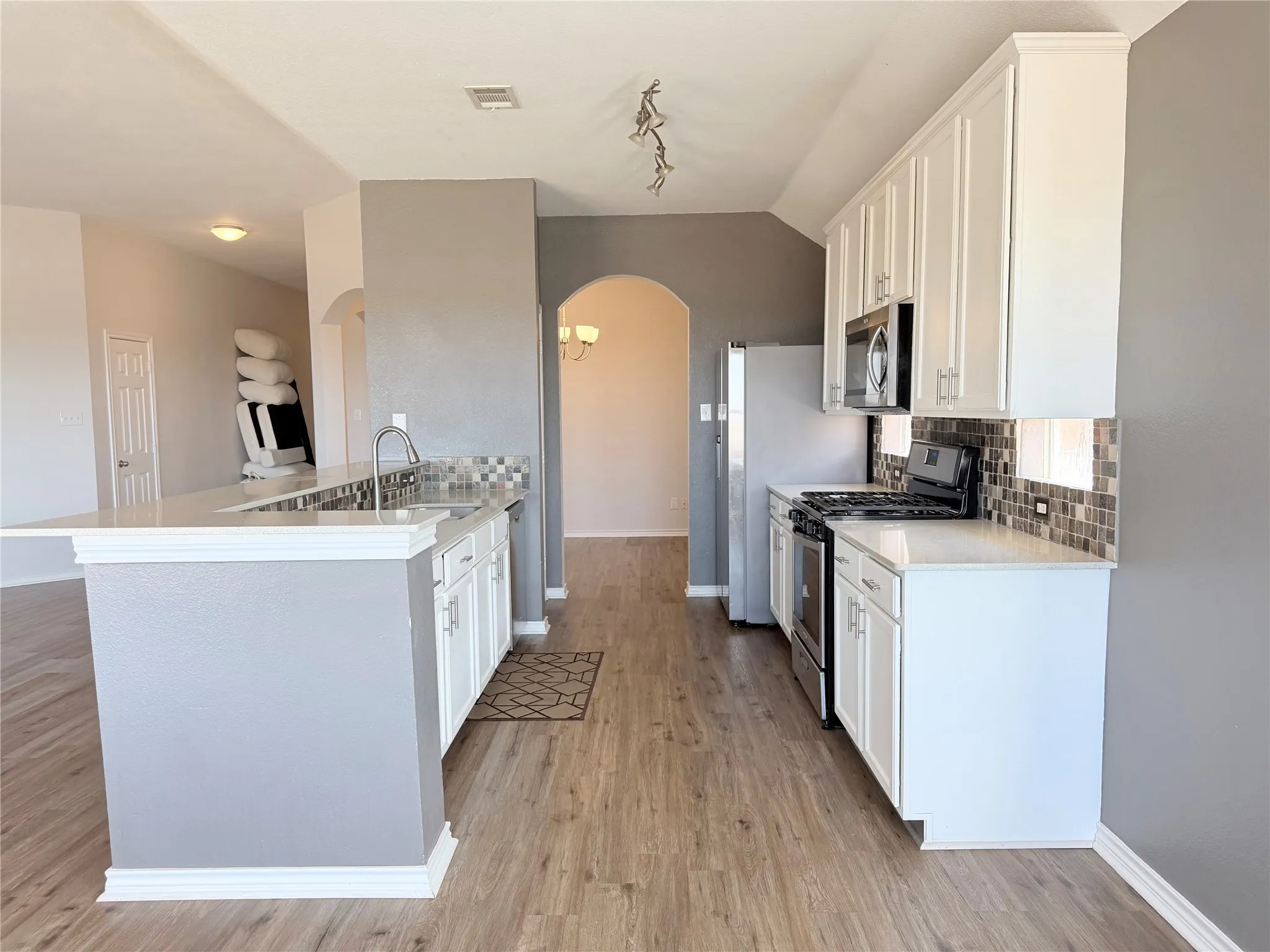 Single Family Residence For Rent in Collin County , 2821 Saddlebred Trail, Celina, Texas 75009, 3 Bedroom, 2 Bathroom, 2 Garage spaces, 1,757 Sqft, built in 2006, mls#21385220, Real Estate Agent in Celina, Homes For Rent in Collin county, Homes For Rent in Celina, Realtor in Celina Texas, Real Estate Brokerage Independent Realty Texas, Luminita Cordes Realtor