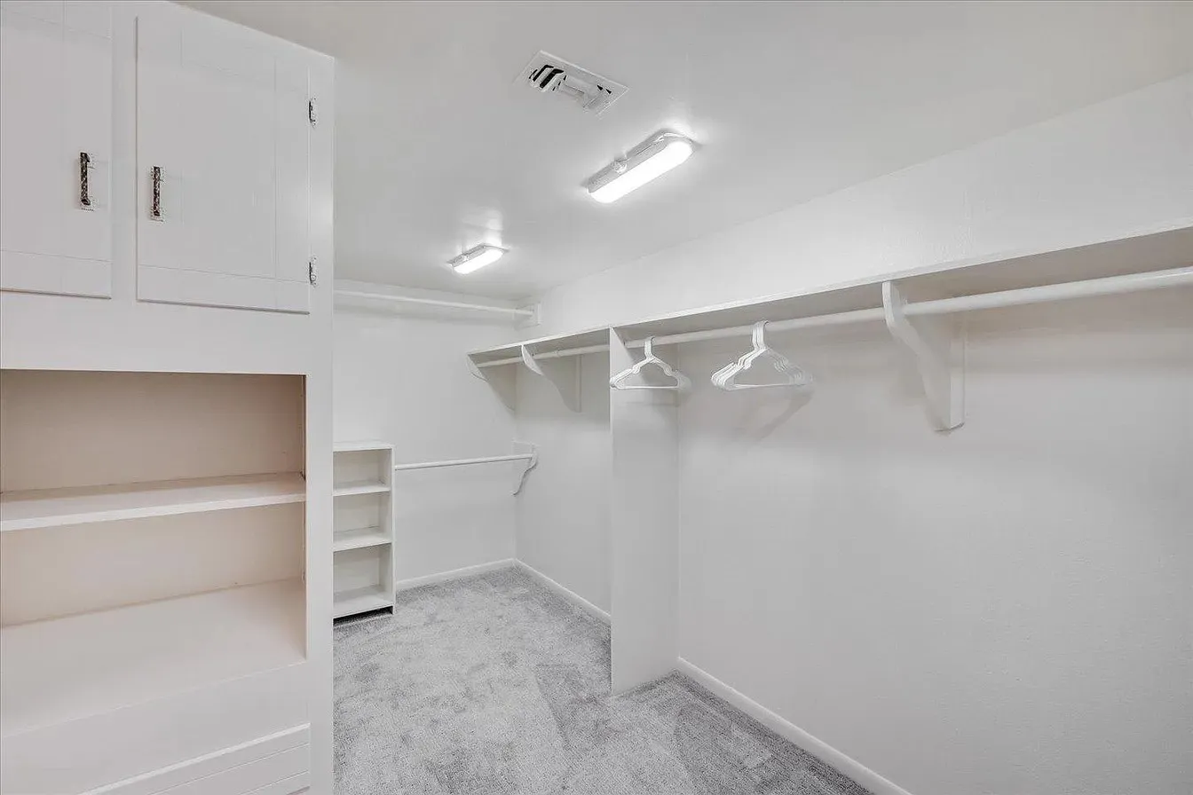 Single Family Residence For Rent in Dallas County , 612 W Northgate Drive, Irving, Texas 75062, 4 Bedroom, 3 Bathroom, 2 Garage spaces, 2,333 Sqft, built in 1970, mls#21384067, Real Estate Agent in Irving, Homes For Rent in Dallas county, Homes For Rent in Irving, Realtor in Irving Texas, Real Estate Brokerage Independent Realty Texas, Luminita Cordes Realtor