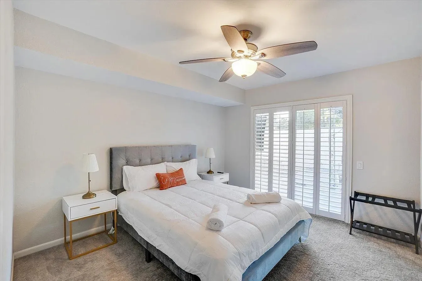 Single Family Residence For Rent in Dallas County , 612 W Northgate Drive, Irving, Texas 75062, 4 Bedroom, 3 Bathroom, 2 Garage spaces, 2,333 Sqft, built in 1970, mls#21384067, Real Estate Agent in Irving, Homes For Rent in Dallas county, Homes For Rent in Irving, Realtor in Irving Texas, Real Estate Brokerage Independent Realty Texas, Luminita Cordes Realtor