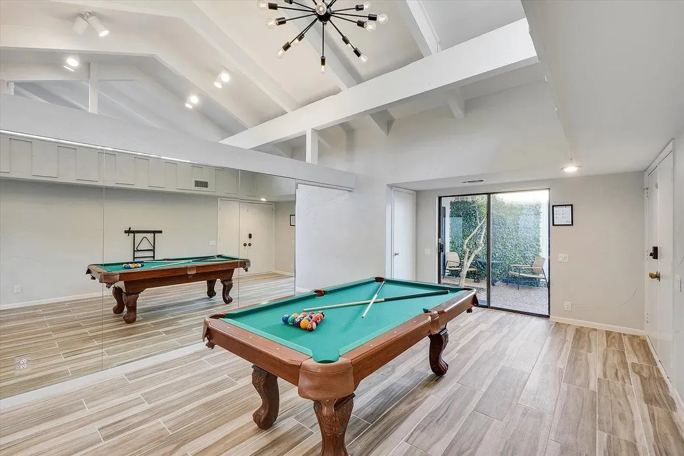 Single Family Residence For Rent in Dallas County , 612 W Northgate Drive, Irving, Texas 75062, 4 Bedroom, 3 Bathroom, 2 Garage spaces, 2,333 Sqft, built in 1970, mls#21384067, Real Estate Agent in Irving, Homes For Rent in Dallas county, Homes For Rent in Irving, Realtor in Irving Texas, Real Estate Brokerage Independent Realty Texas, Luminita Cordes Realtor