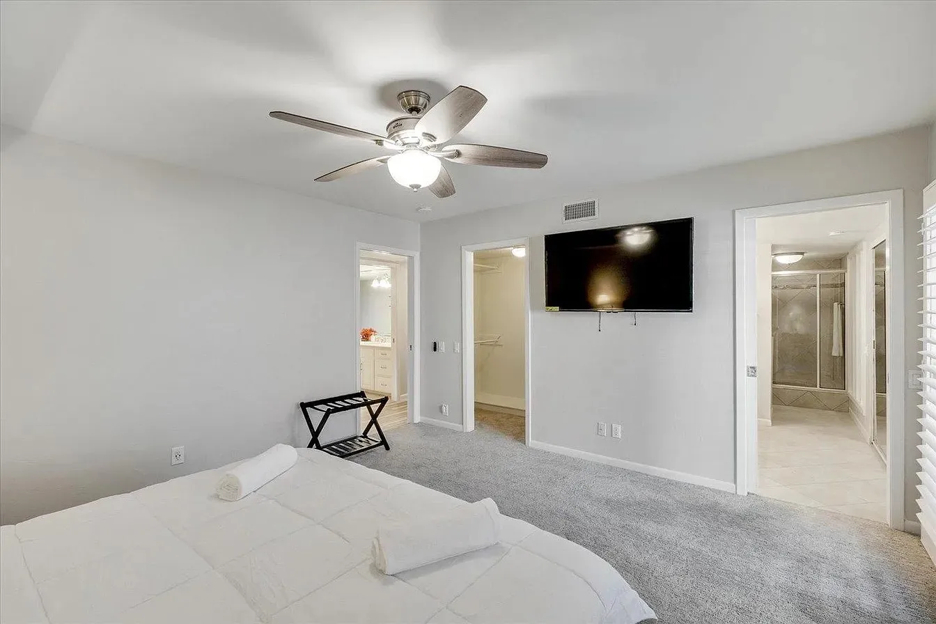 Single Family Residence For Rent in Dallas County , 612 W Northgate Drive, Irving, Texas 75062, 4 Bedroom, 3 Bathroom, 2 Garage spaces, 2,333 Sqft, built in 1970, mls#21384067, Real Estate Agent in Irving, Homes For Rent in Dallas county, Homes For Rent in Irving, Realtor in Irving Texas, Real Estate Brokerage Independent Realty Texas, Luminita Cordes Realtor