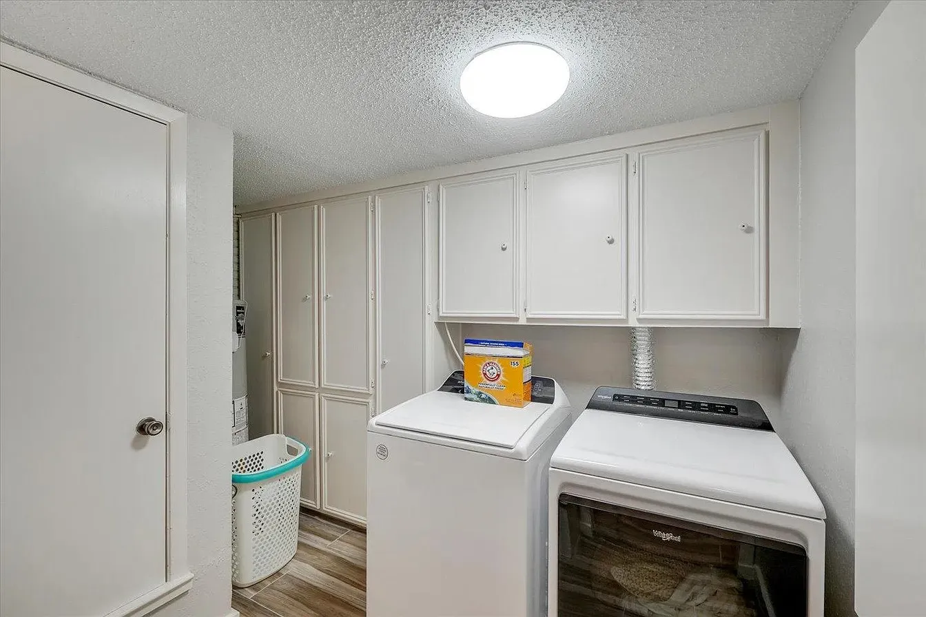 Single Family Residence For Rent in Dallas County , 612 W Northgate Drive, Irving, Texas 75062, 4 Bedroom, 3 Bathroom, 2 Garage spaces, 2,333 Sqft, built in 1970, mls#21384067, Real Estate Agent in Irving, Homes For Rent in Dallas county, Homes For Rent in Irving, Realtor in Irving Texas, Real Estate Brokerage Independent Realty Texas, Luminita Cordes Realtor