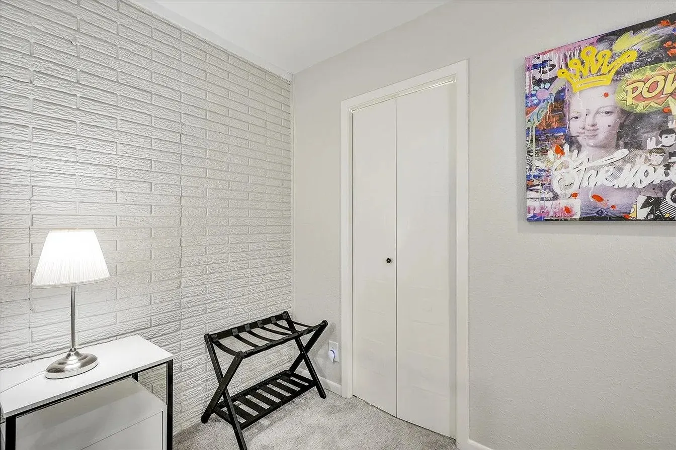 Single Family Residence For Rent in Dallas County , 612 W Northgate Drive, Irving, Texas 75062, 4 Bedroom, 3 Bathroom, 2 Garage spaces, 2,333 Sqft, built in 1970, mls#21384067, Real Estate Agent in Irving, Homes For Rent in Dallas county, Homes For Rent in Irving, Realtor in Irving Texas, Real Estate Brokerage Independent Realty Texas, Luminita Cordes Realtor